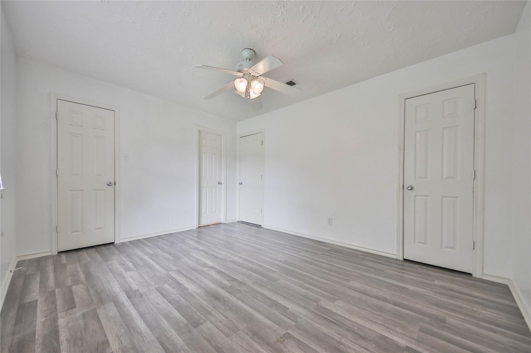 10018 King Ranch Lane Property Photo 5