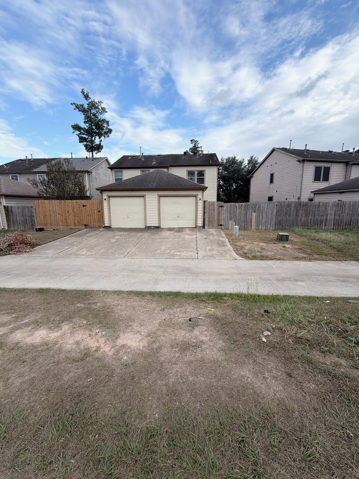 2211 Walnut Fair Lane Property Photo 1