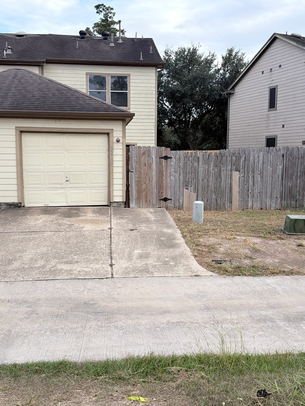 2211 Walnut Fair Lane Property Photo 14