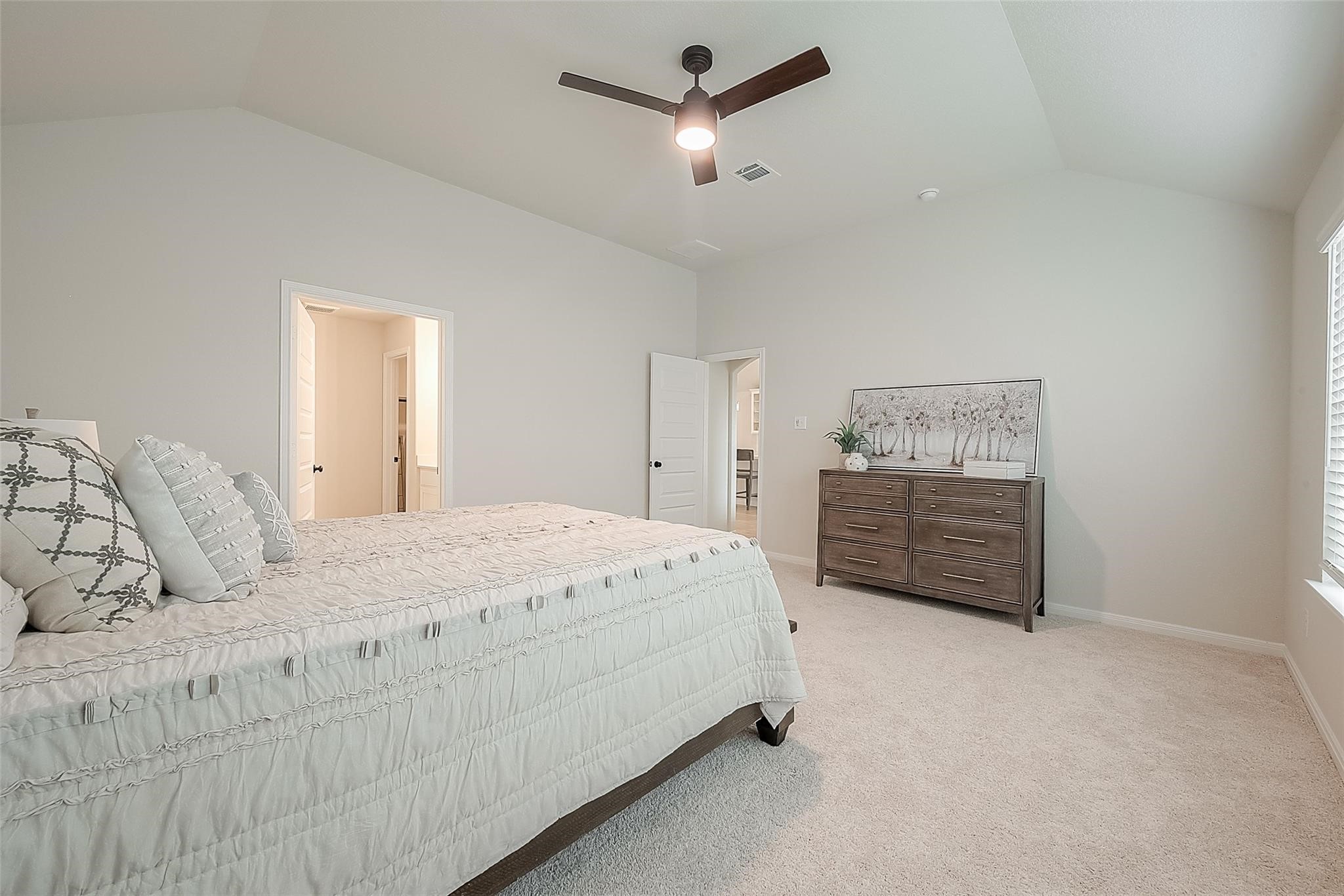418 Kendall Crest Drive Property Photo 11