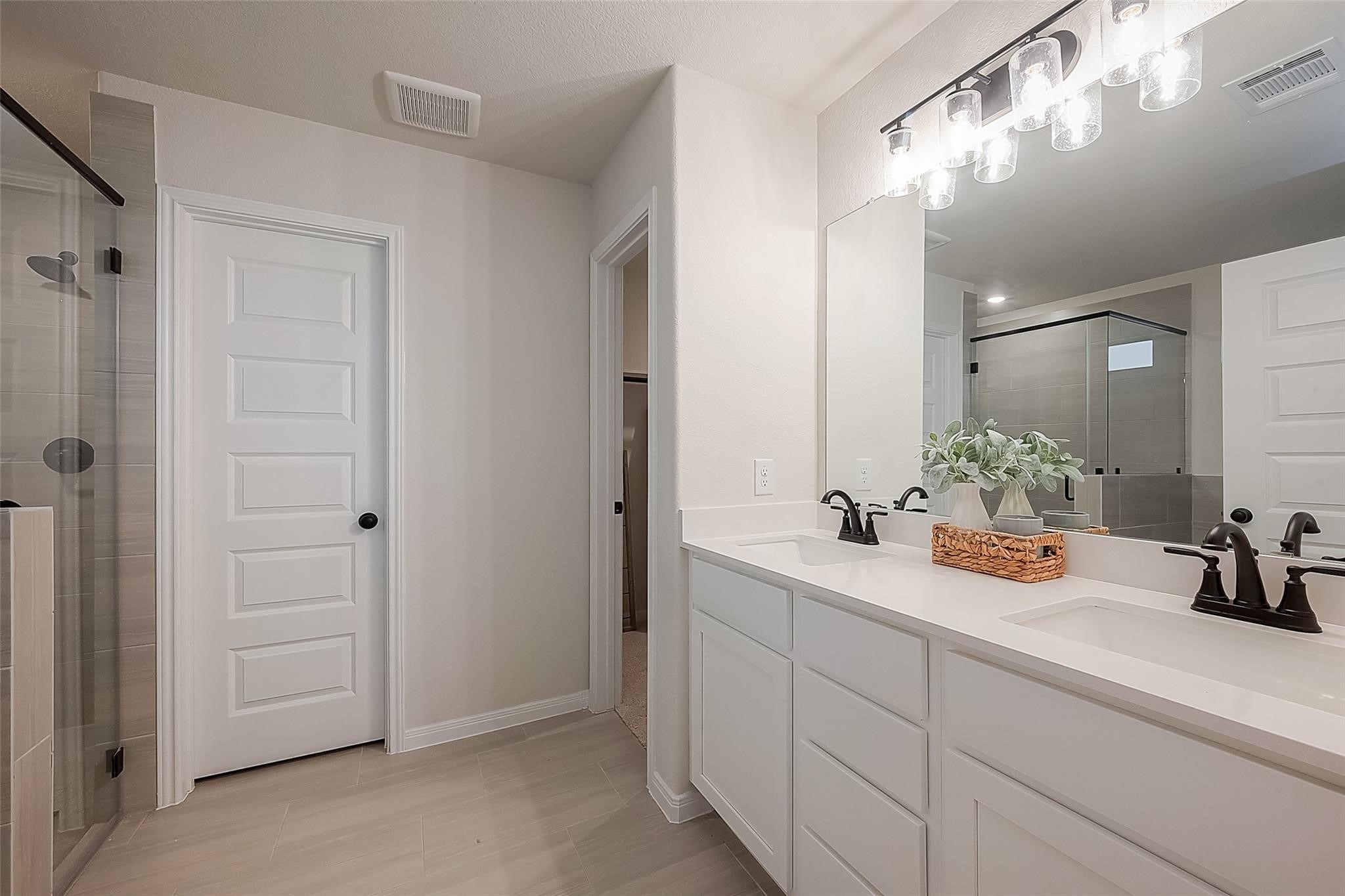 418 Kendall Crest Drive Property Photo 12