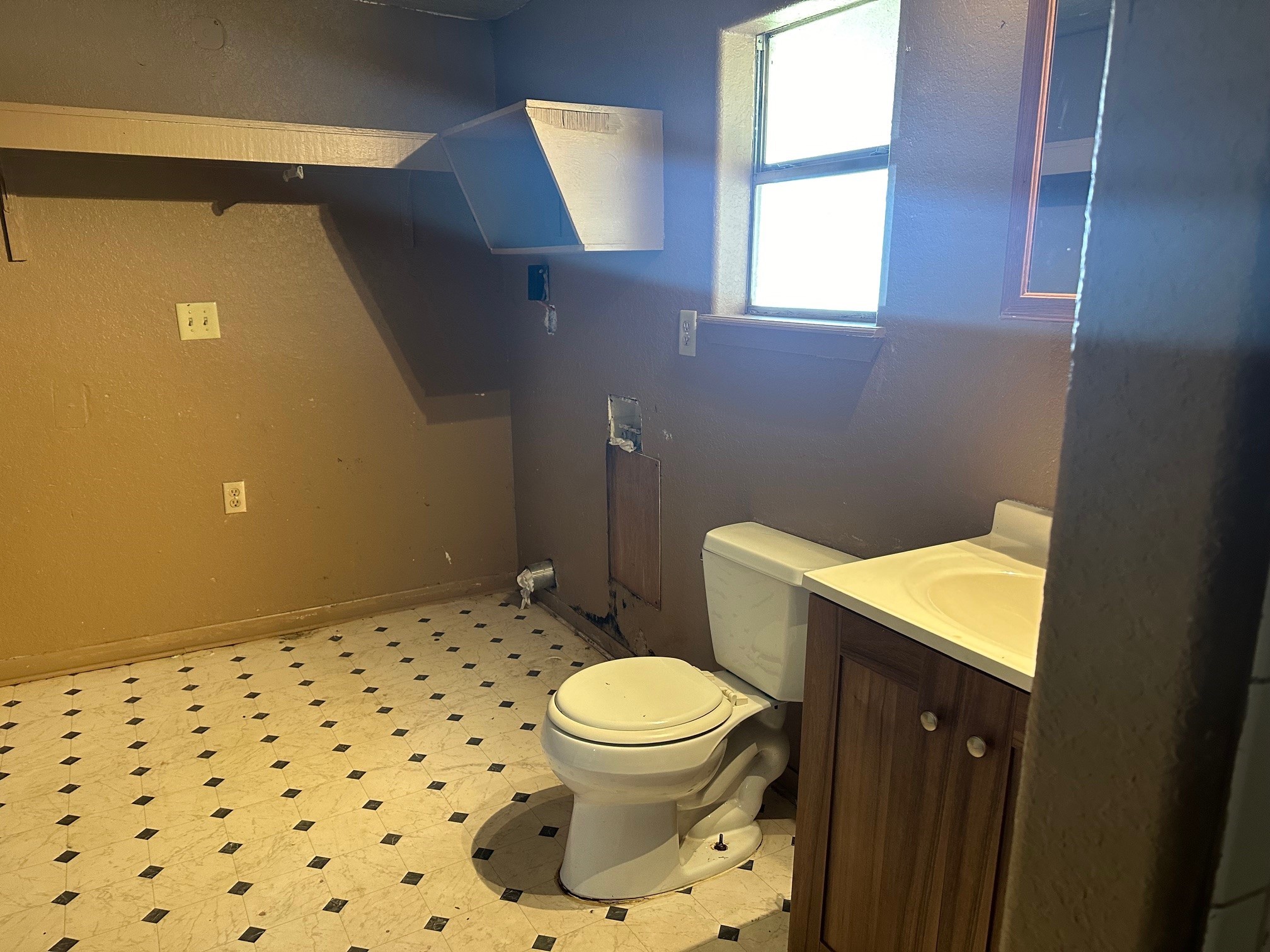 310 S Avenue D Property Photo 7