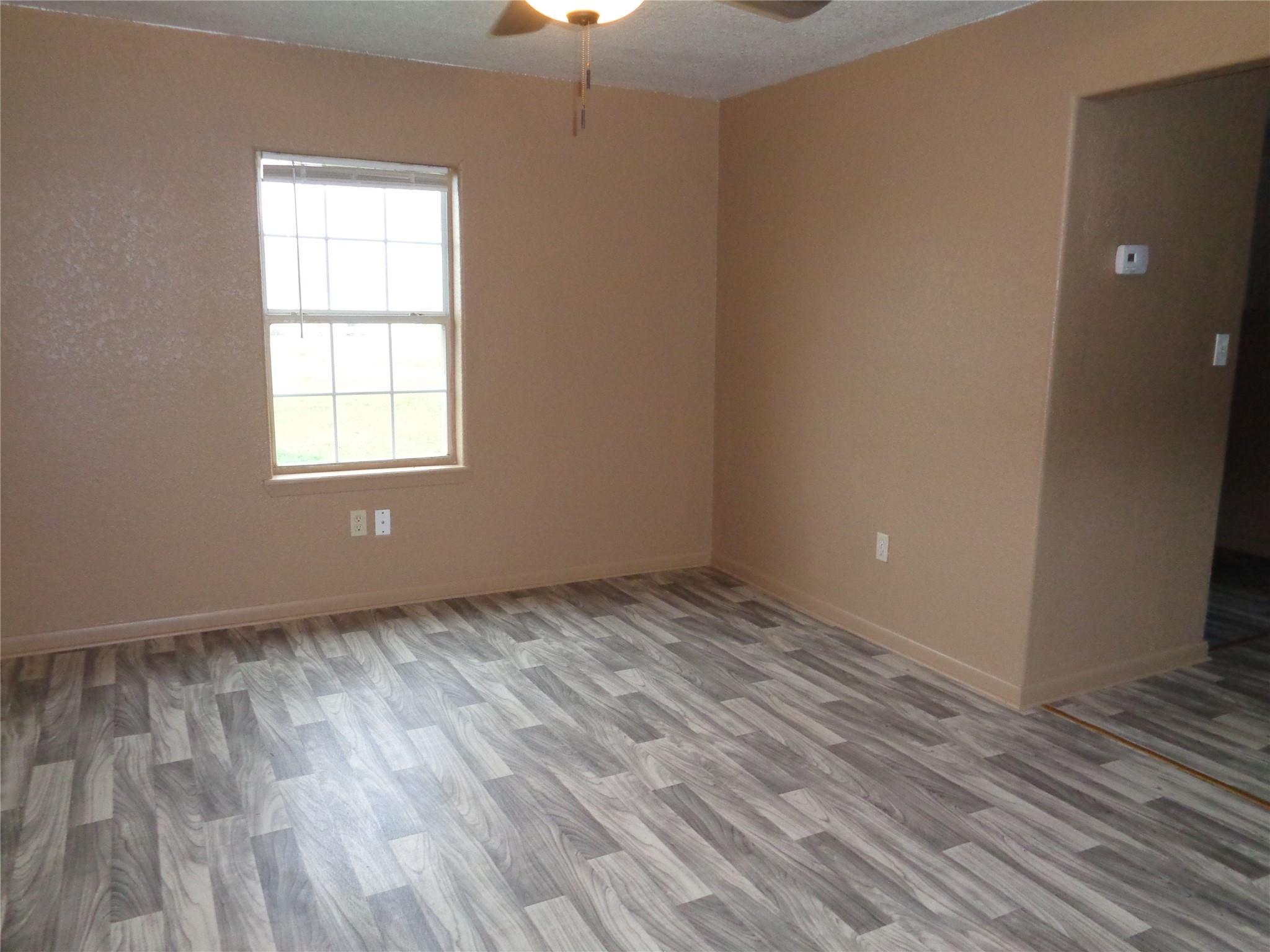 310 S Avenue D Property Photo 10