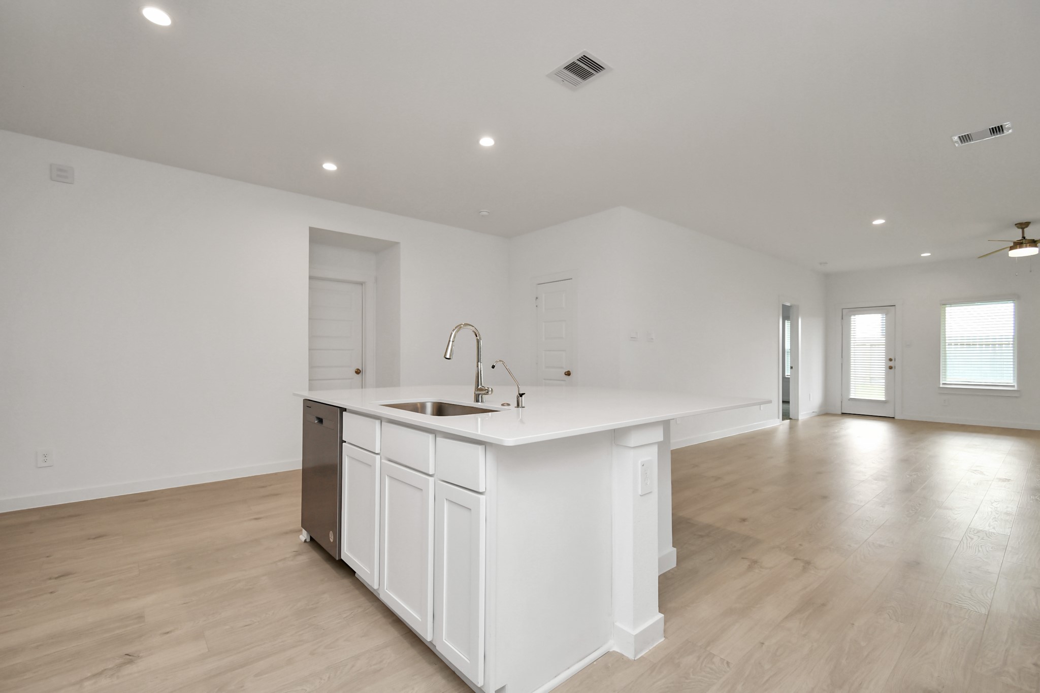 29935 Gallatin River Lane Property Photo 11