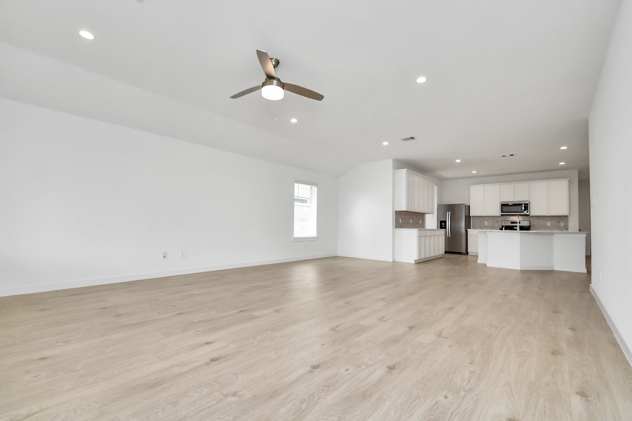 29935 Gallatin River Lane Property Photo 15