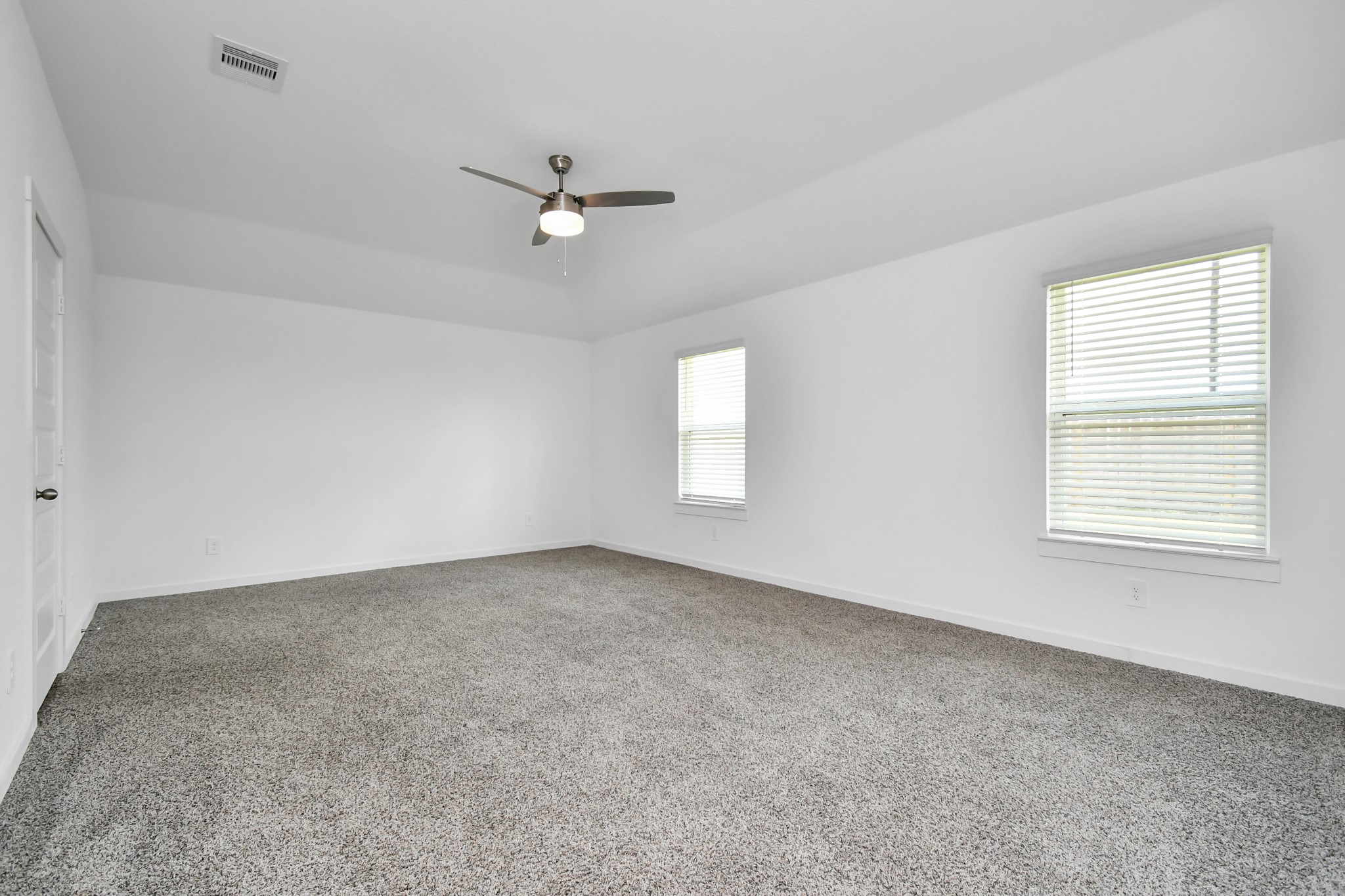 29935 Gallatin River Lane Property Photo 17