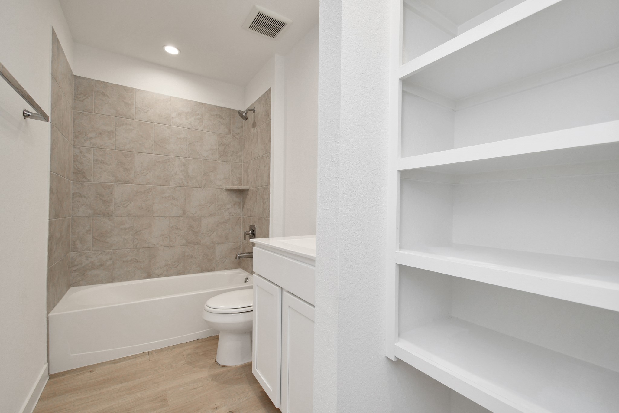 29935 Gallatin River Lane Property Photo 26