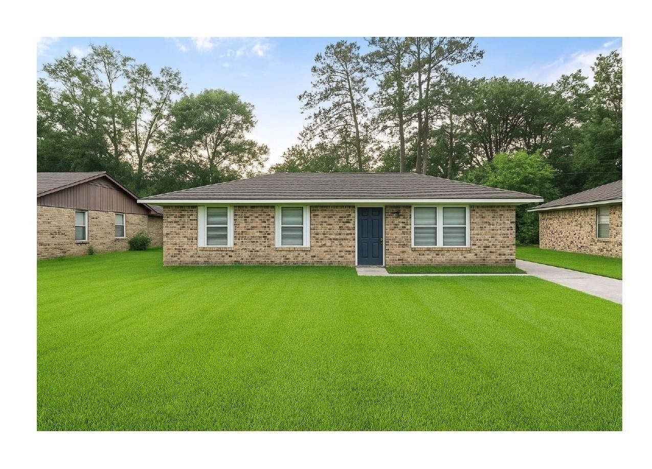 1204 Crescent Boulevard Property Photo 1