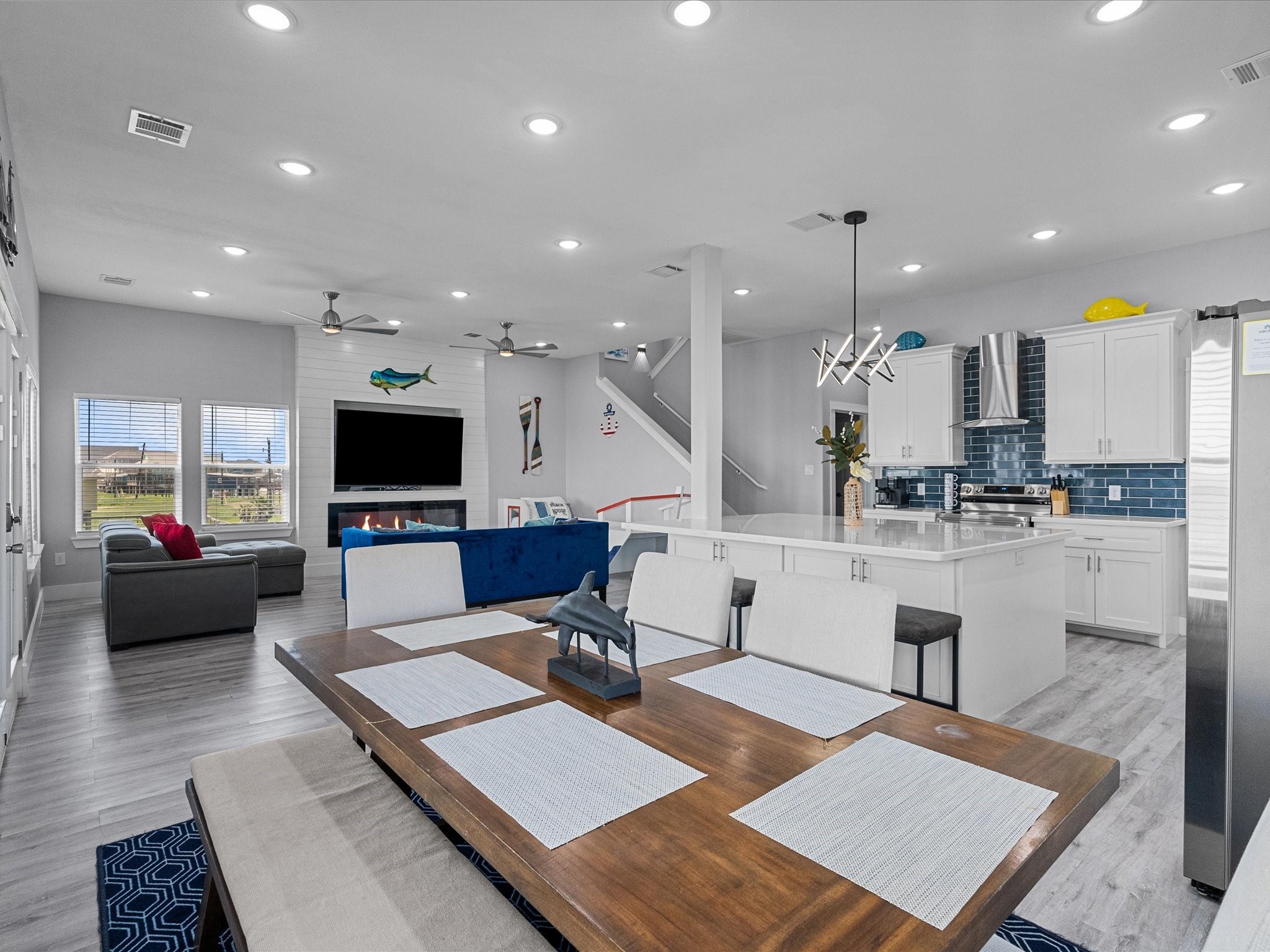 718 Beach Drive Property Photo 13