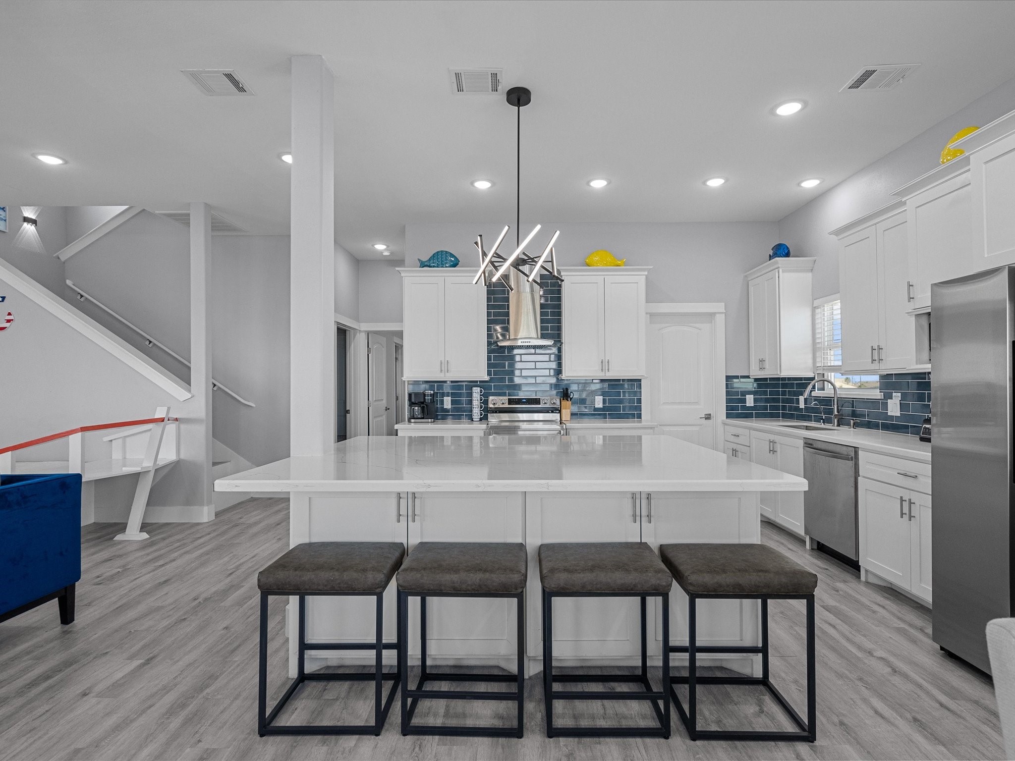 718 Beach Drive Property Photo 14