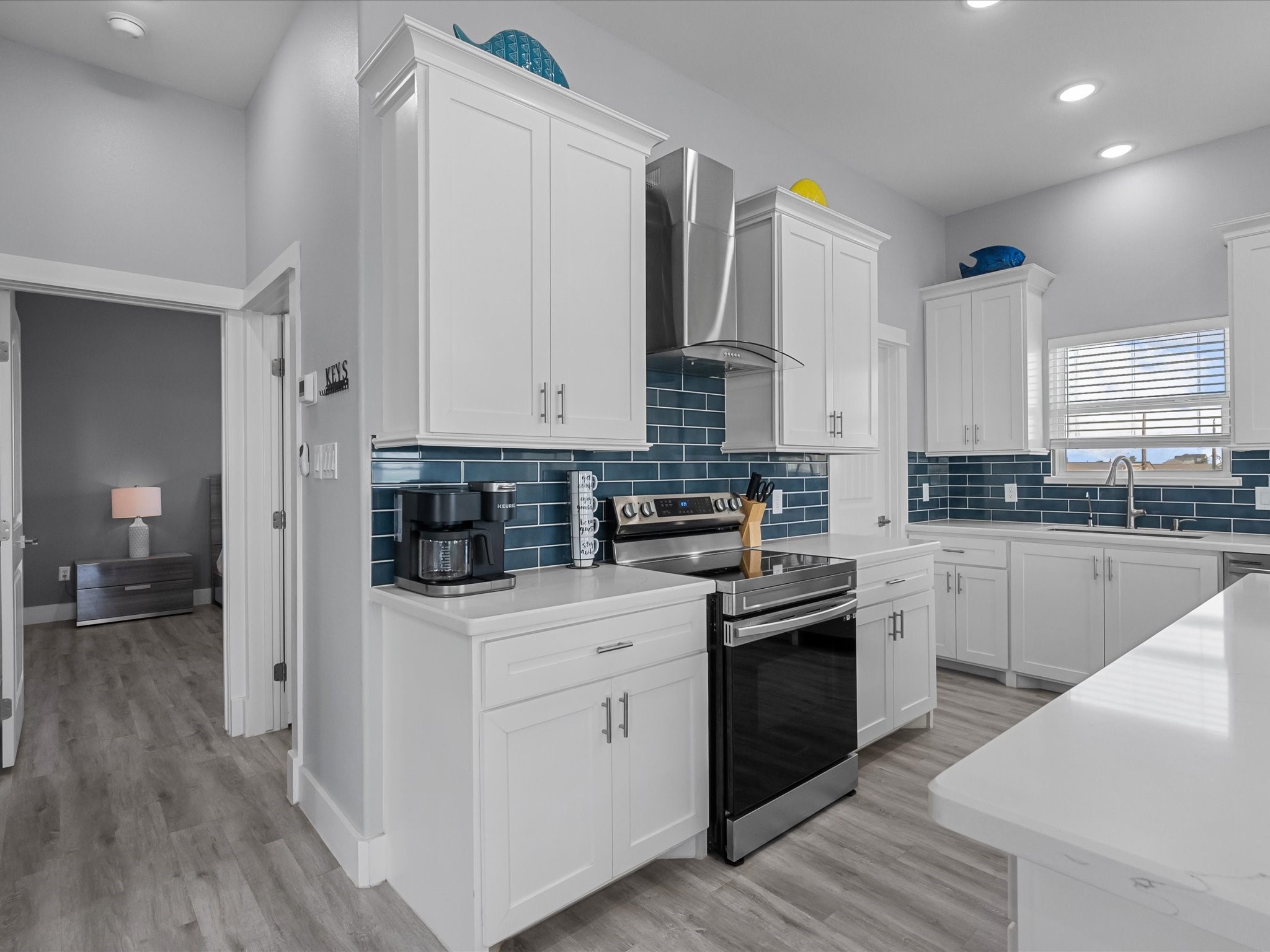 718 Beach Drive Property Photo 18