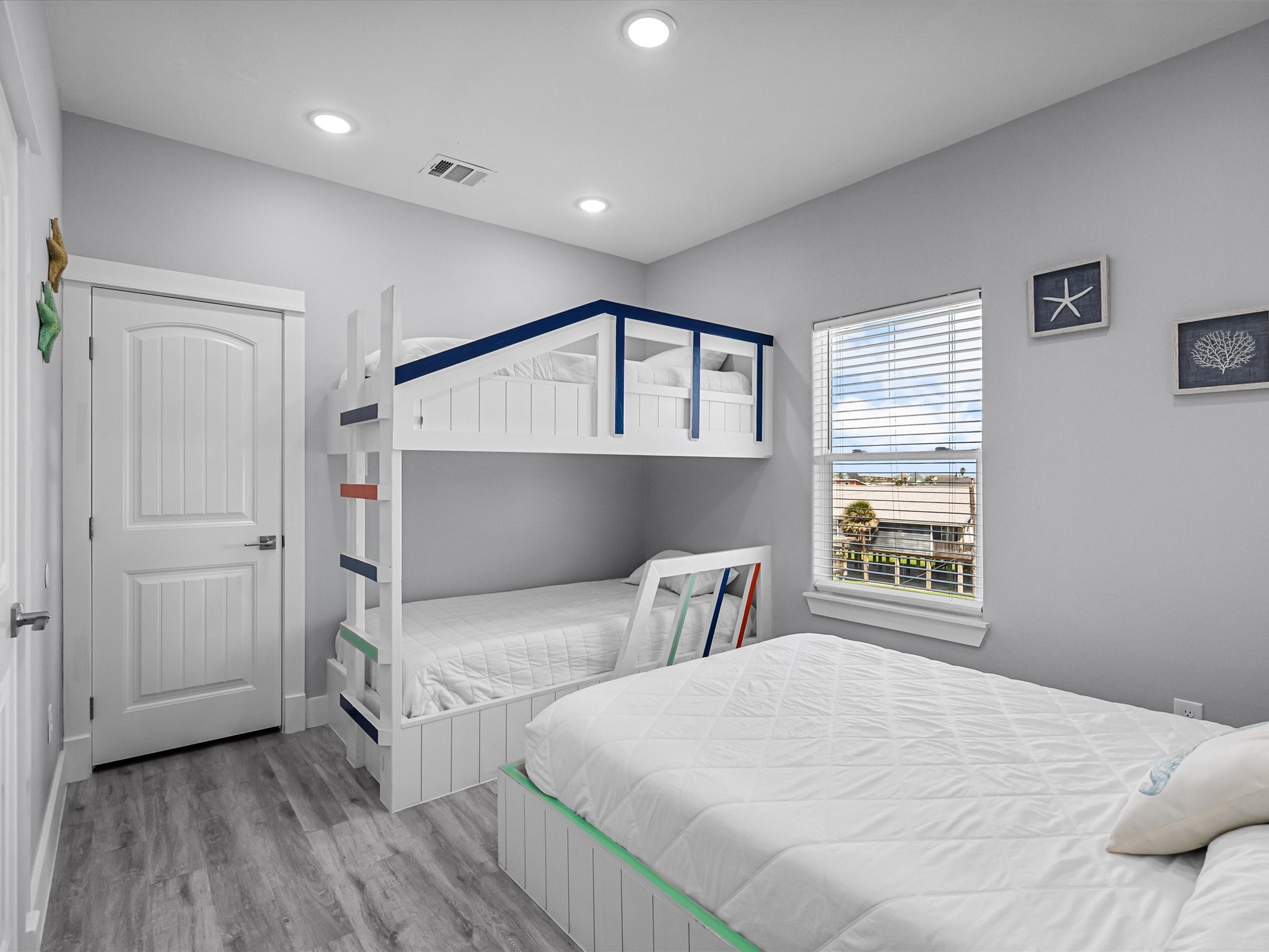 718 Beach Drive Property Photo 38