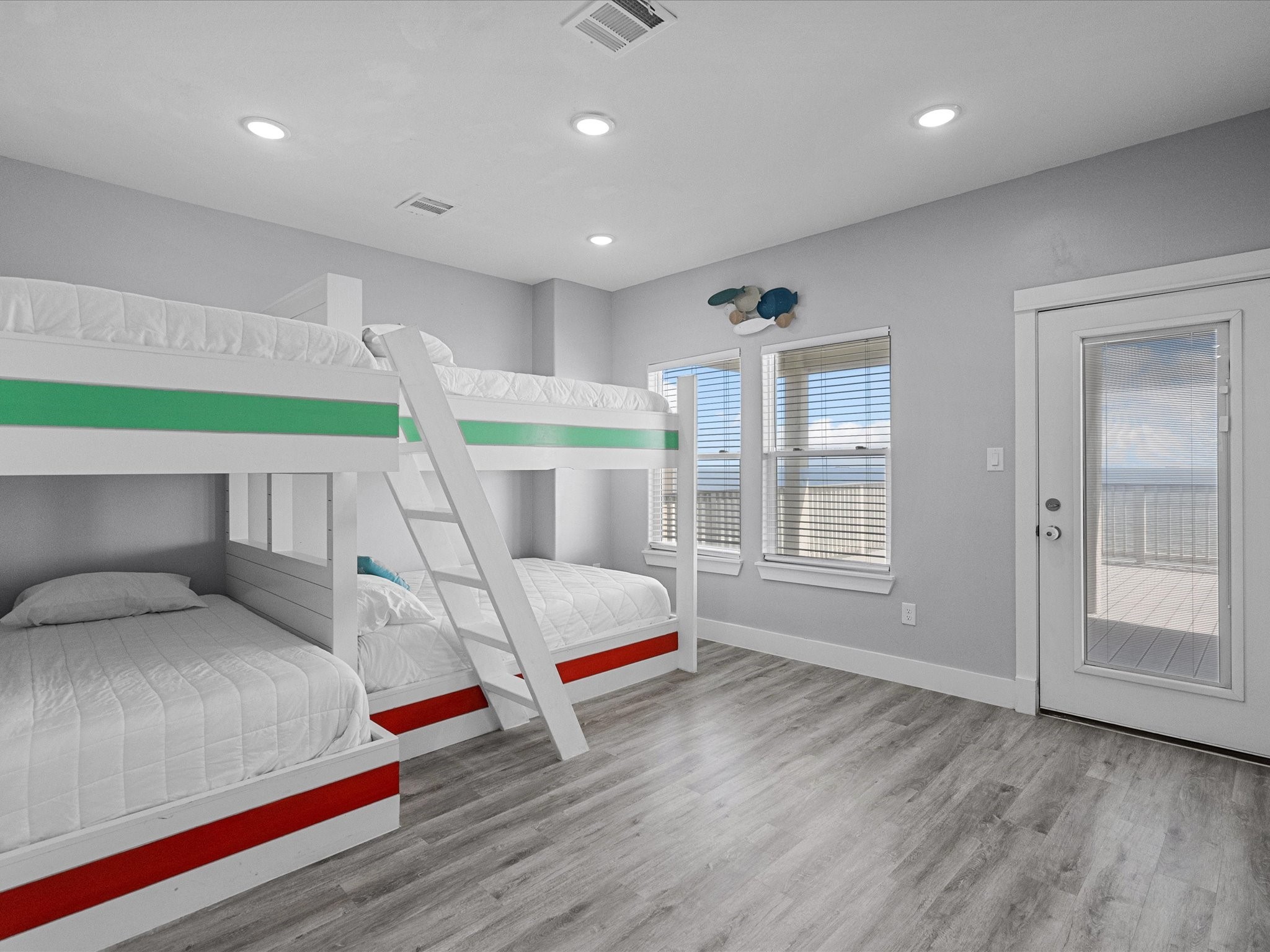 718 Beach Drive Property Photo 41