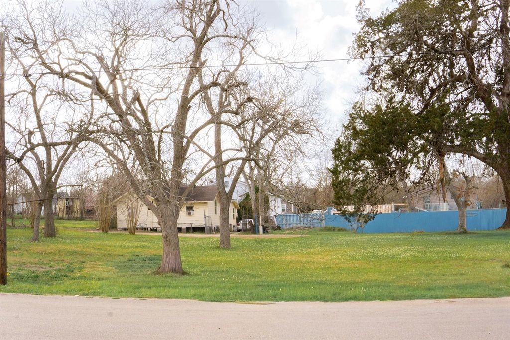 204 3rd Street Property Photo 1