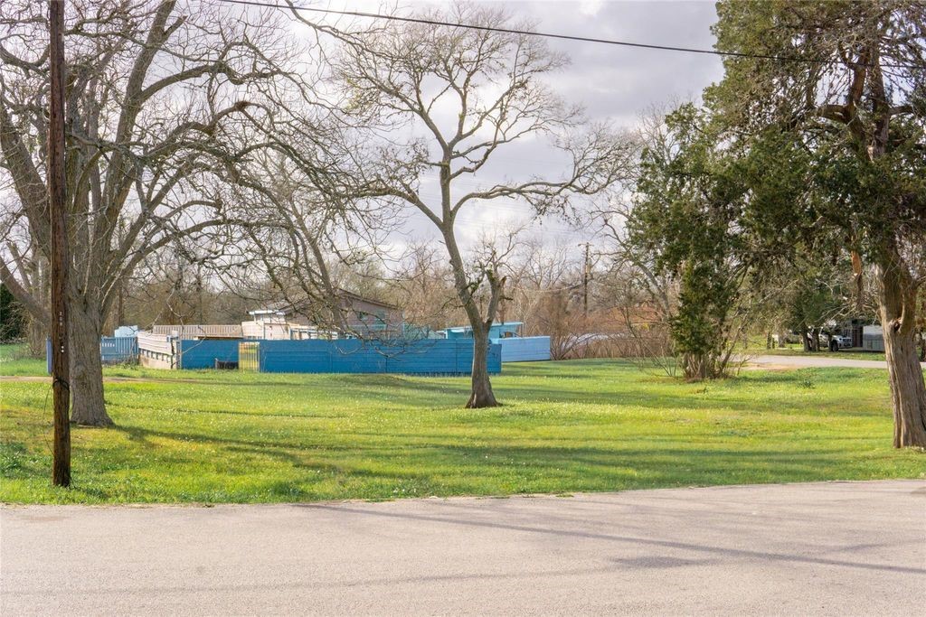 204 3rd Street Property Photo 3