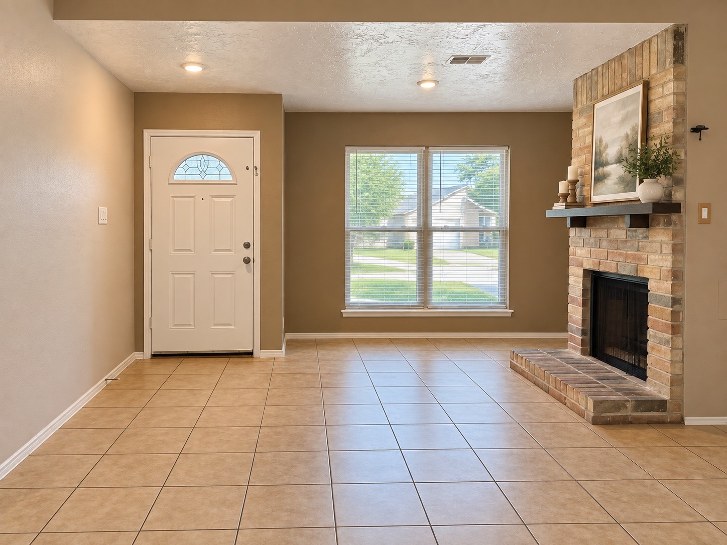 21311 Greenham Drive Property Photo 3