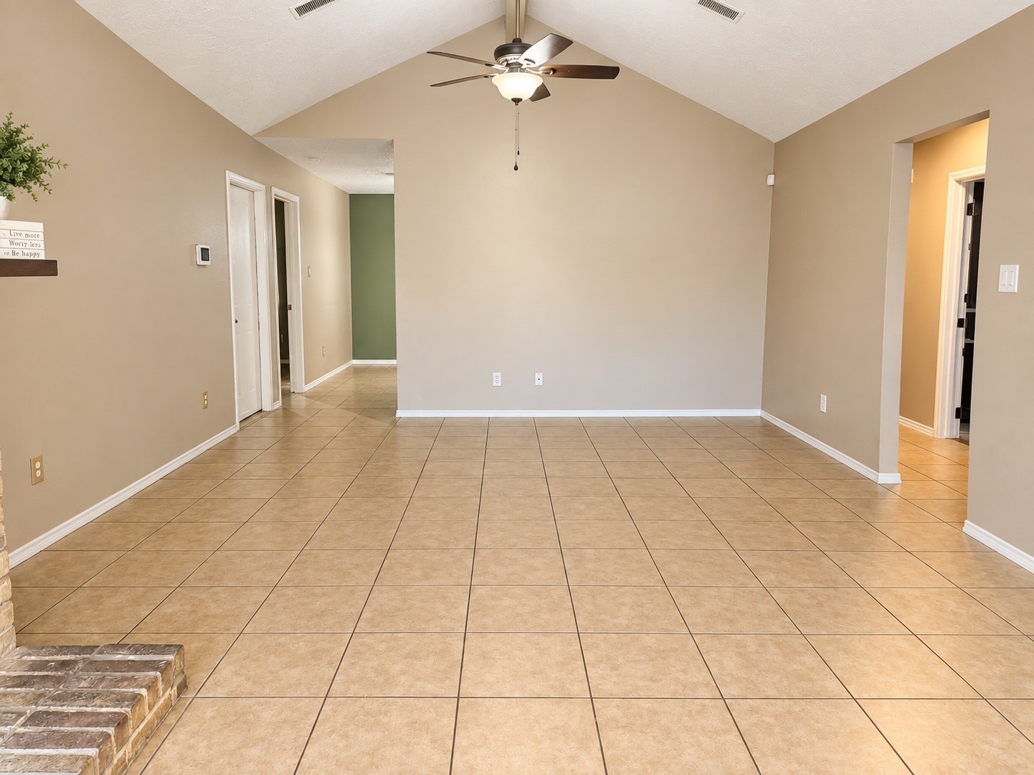 21311 Greenham Drive Property Photo 4