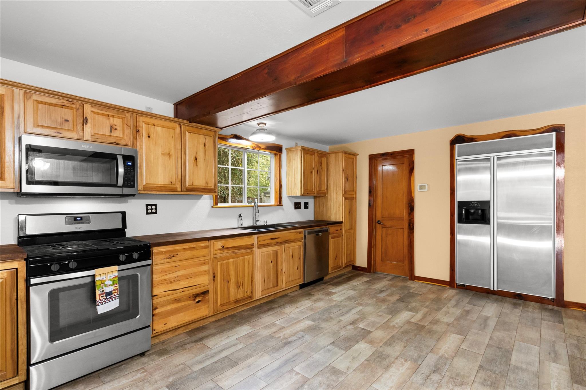 8387 Box Elder Lane Property Photo 6
