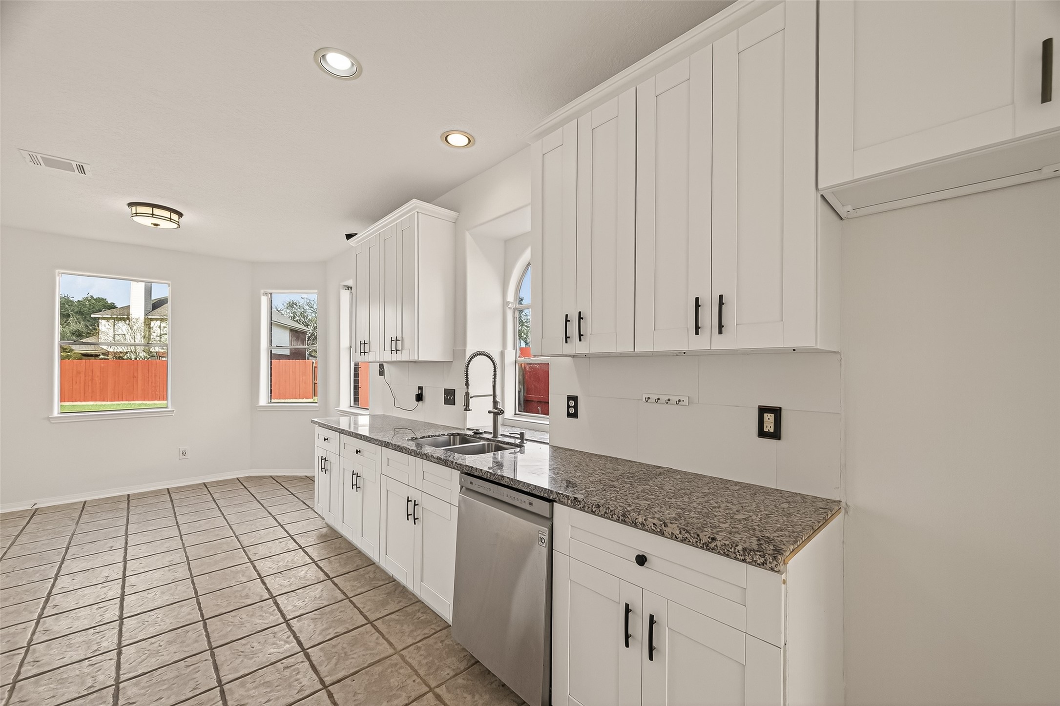 3804 Dunlavy Drive Property Photo 14