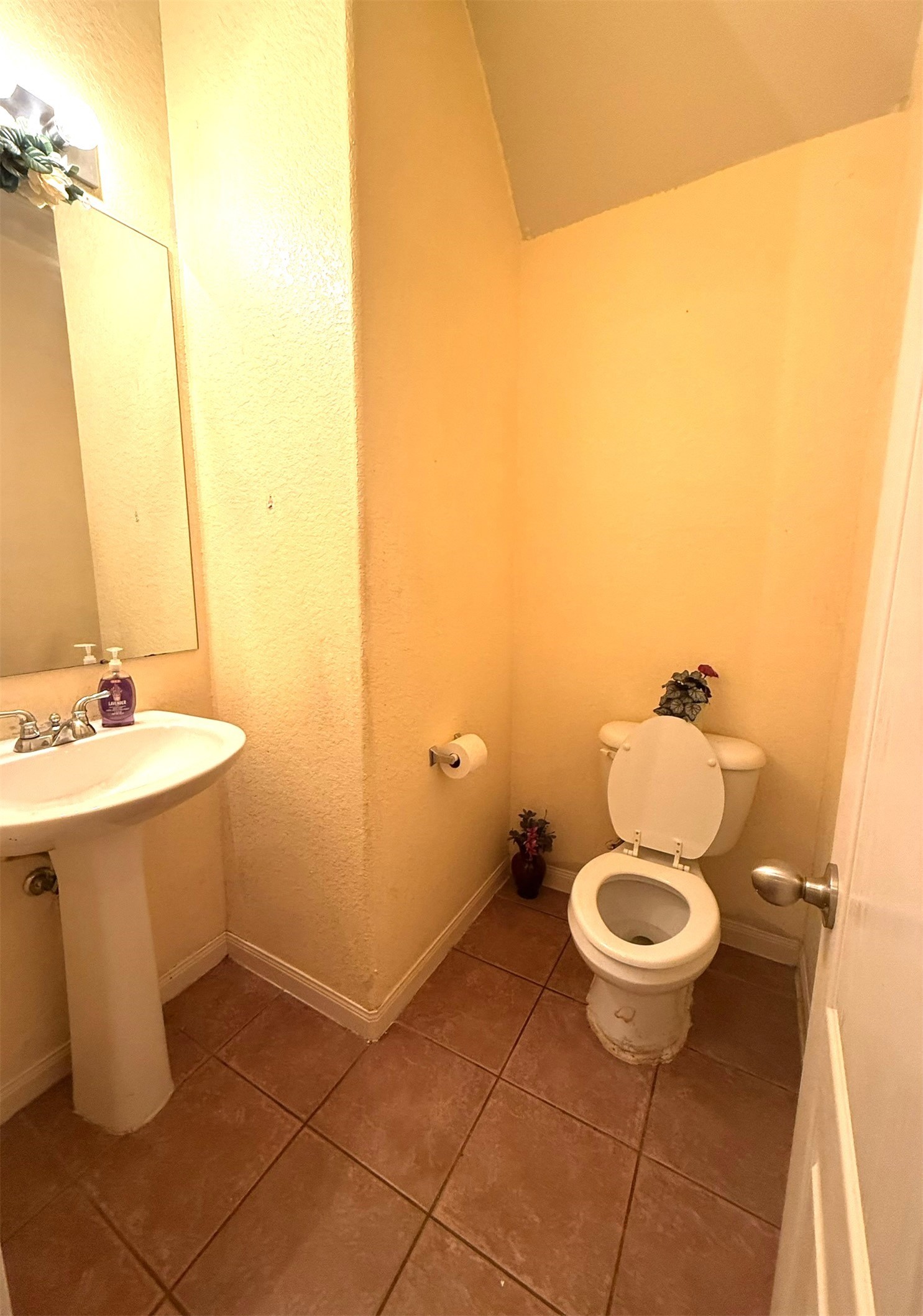 9429 Lambright Road Property Photo 8