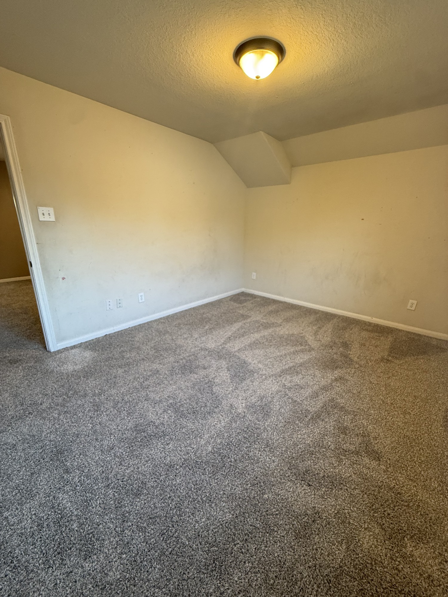 9429 Lambright Road Property Photo 12