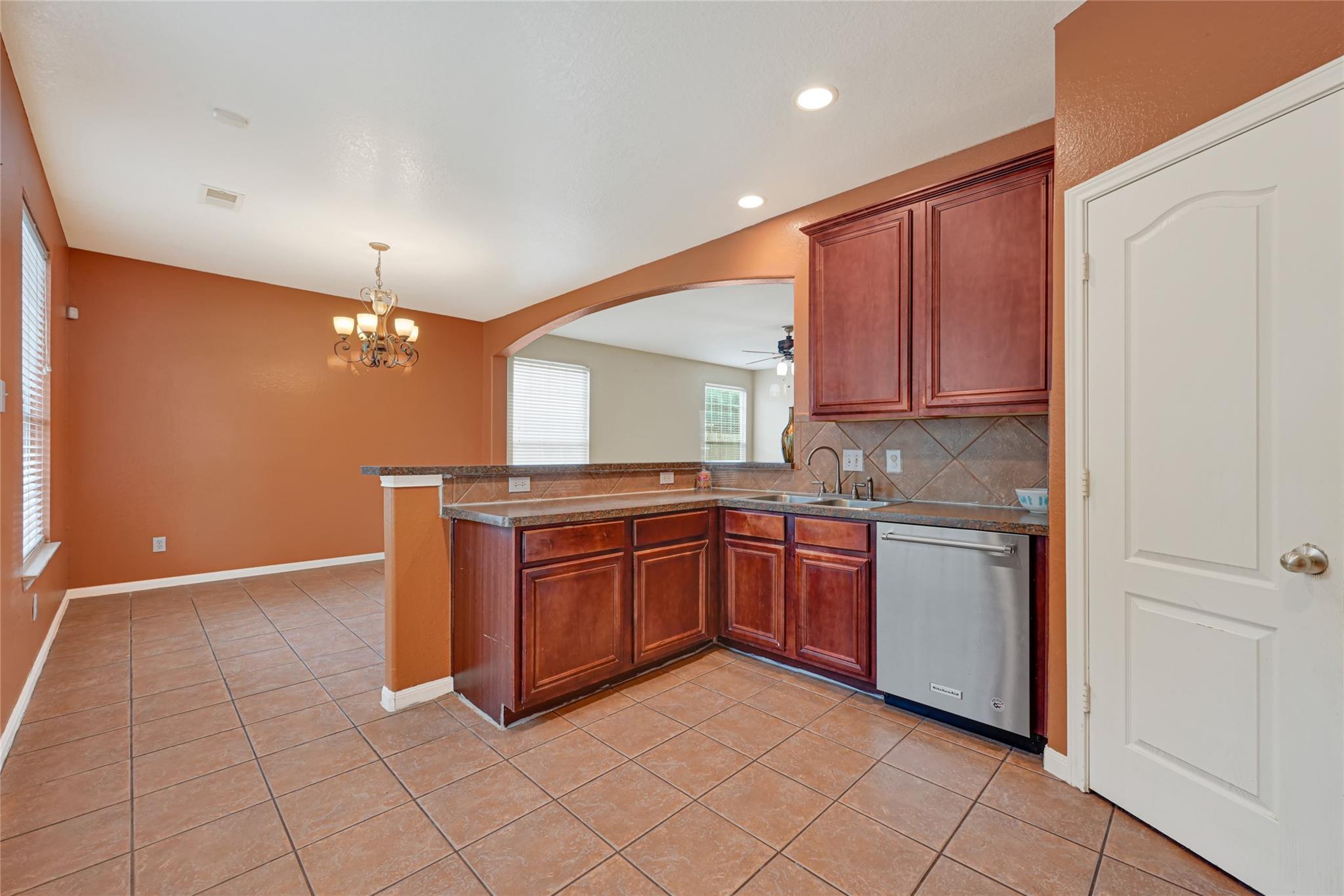 9429 Lambright Road Property Photo 12