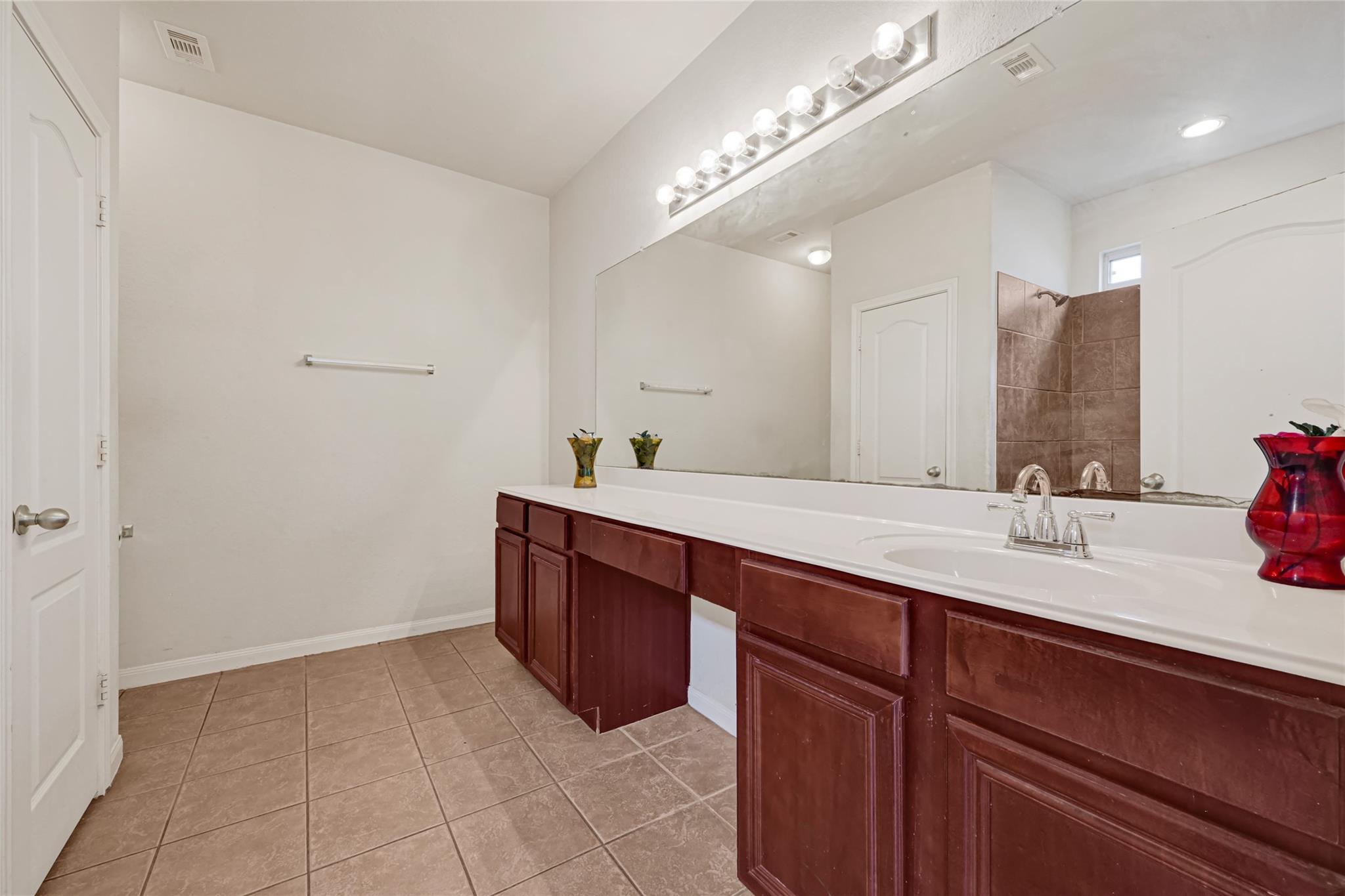 9429 Lambright Road Property Photo 17