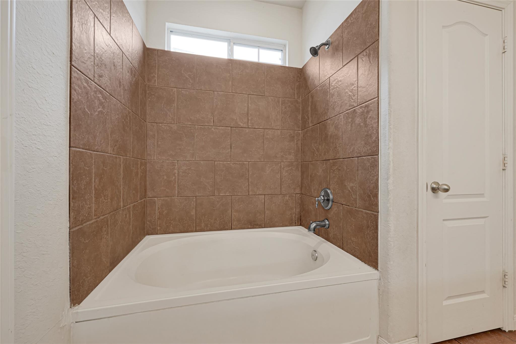 9429 Lambright Road Property Photo 18