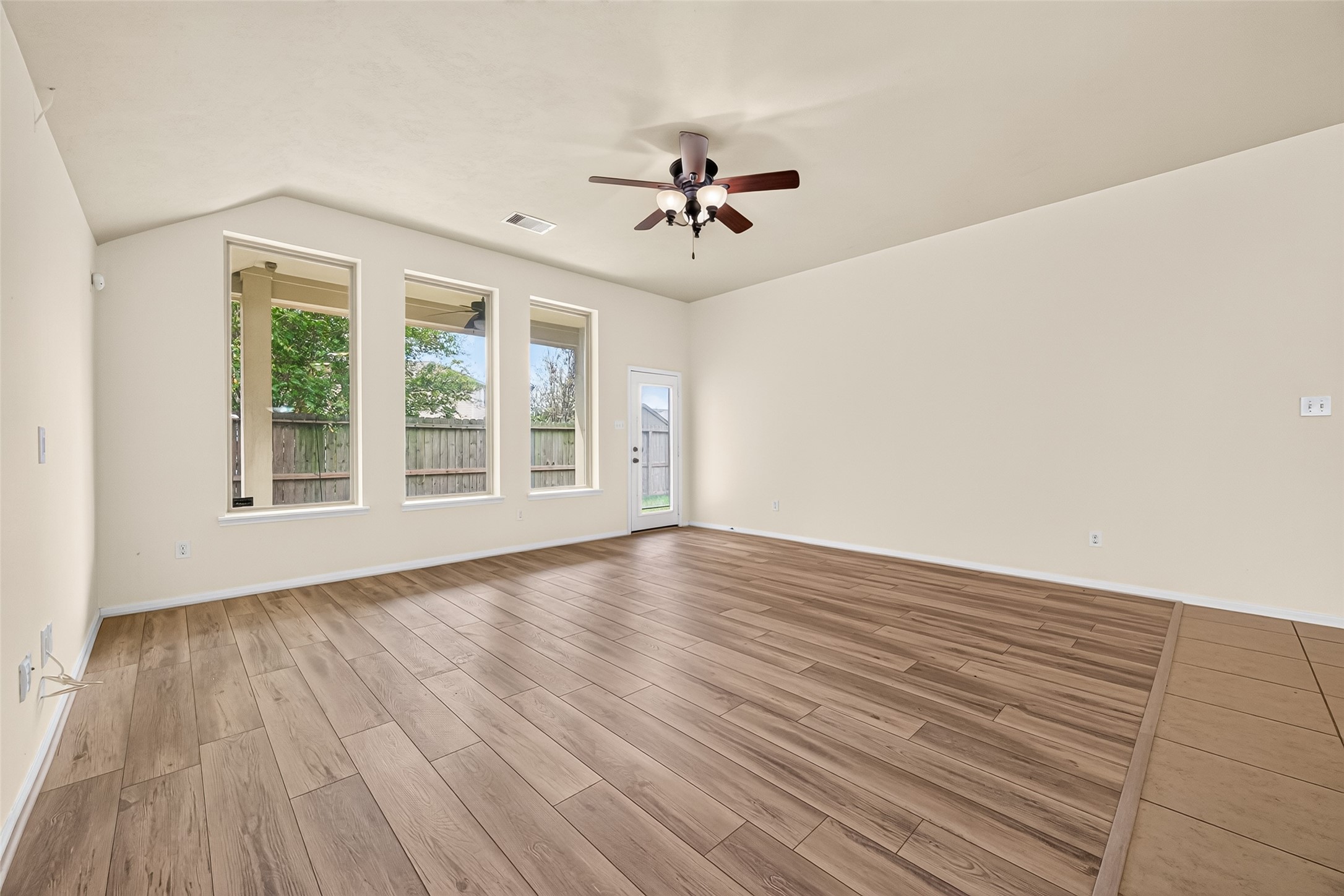 6847 Tammany Manor Lane Property Photo 12