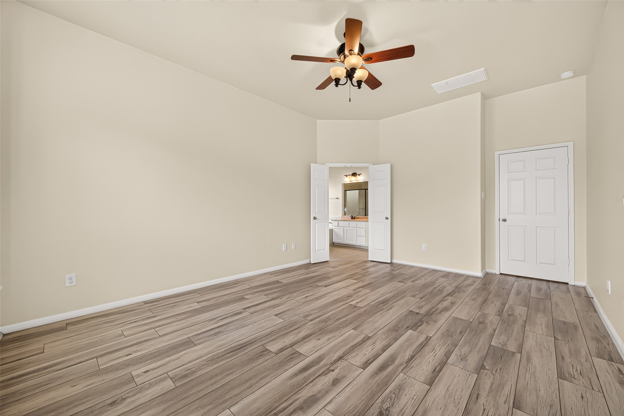 6847 Tammany Manor Lane Property Photo 16