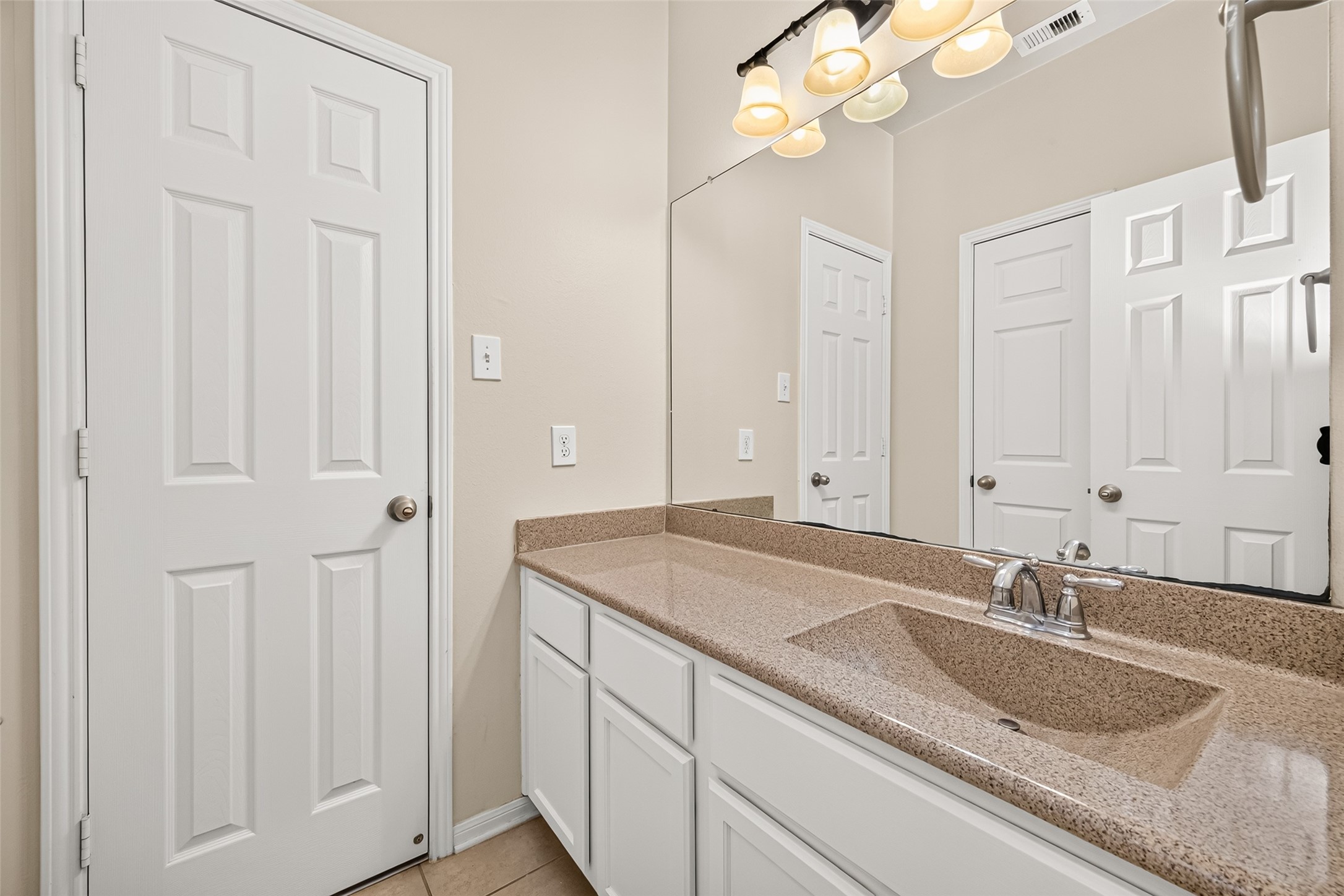6847 Tammany Manor Lane Property Photo 38