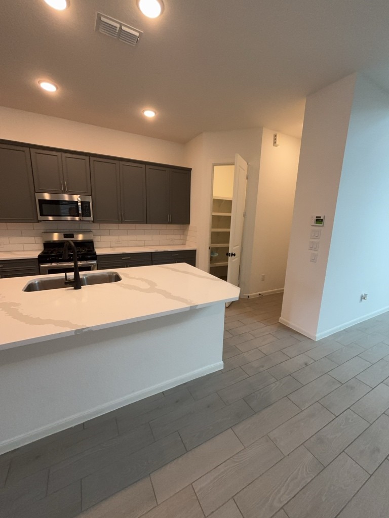 1542 Park Path Drive Property Photo 4