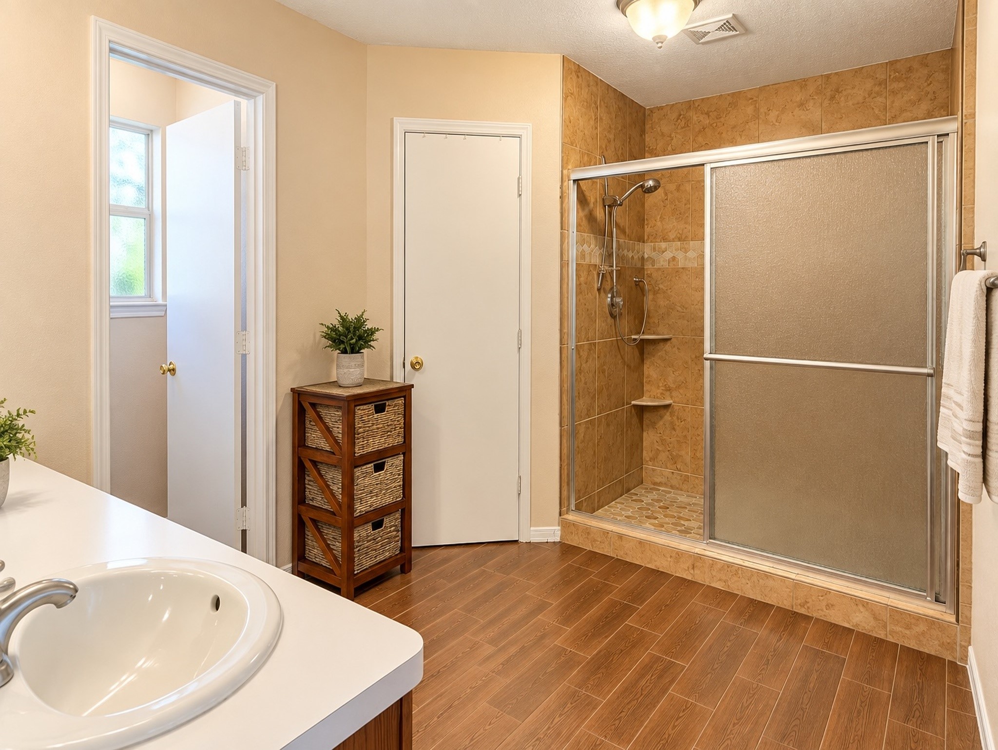 7715 Cloverlake Court Property Photo 6