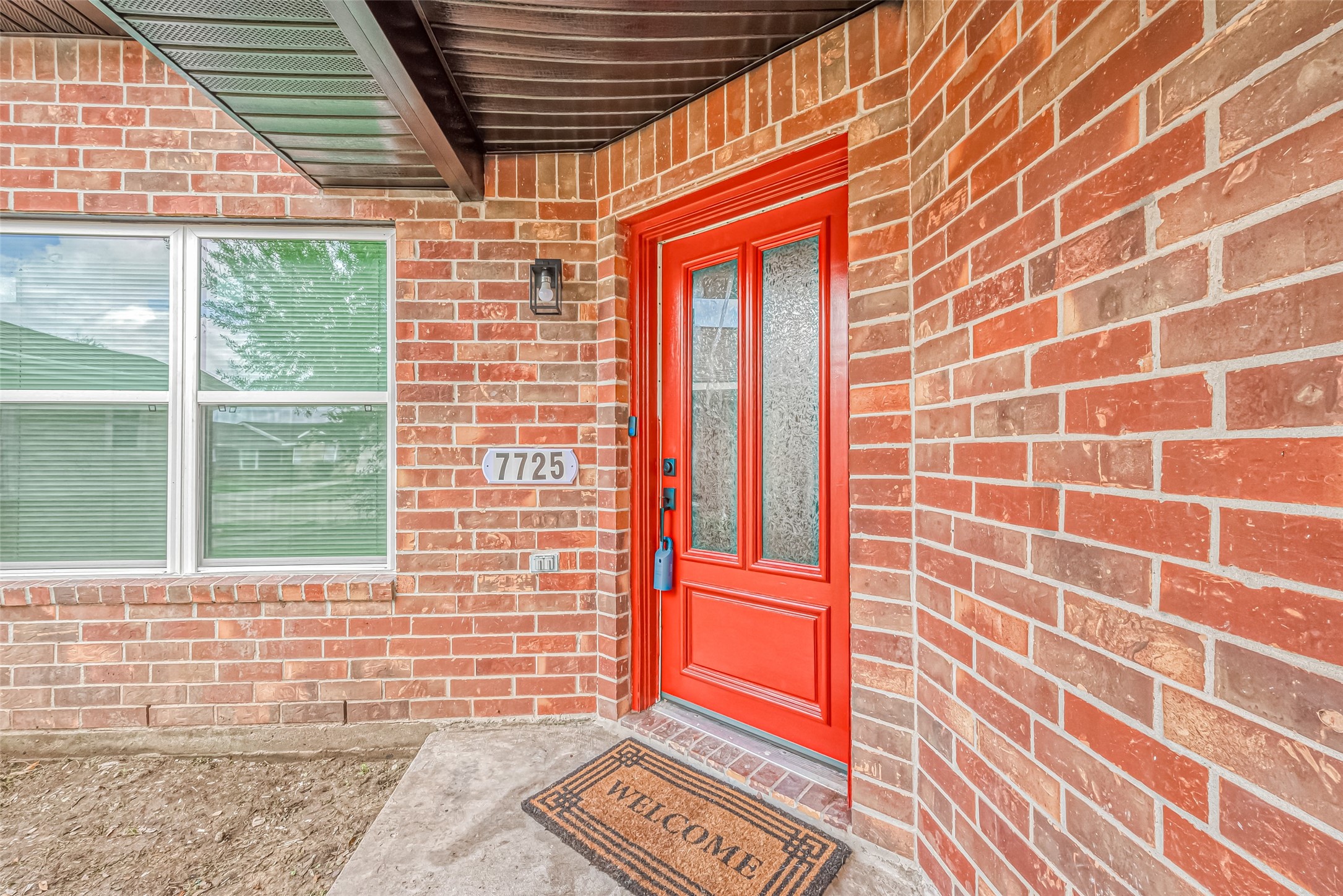 7725 Ellis Drive Property Photo 3