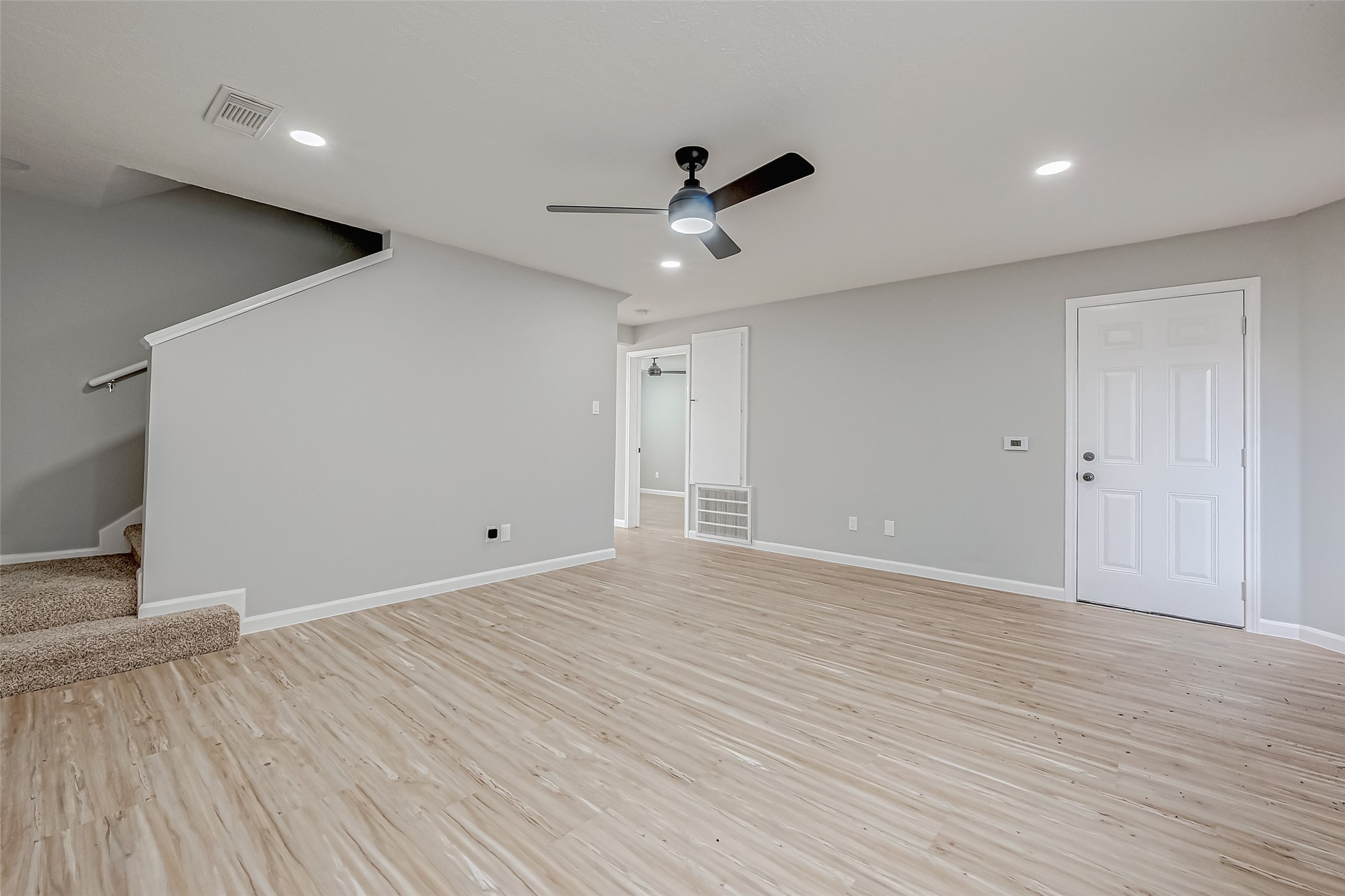 7725 Ellis Drive Property Photo 10