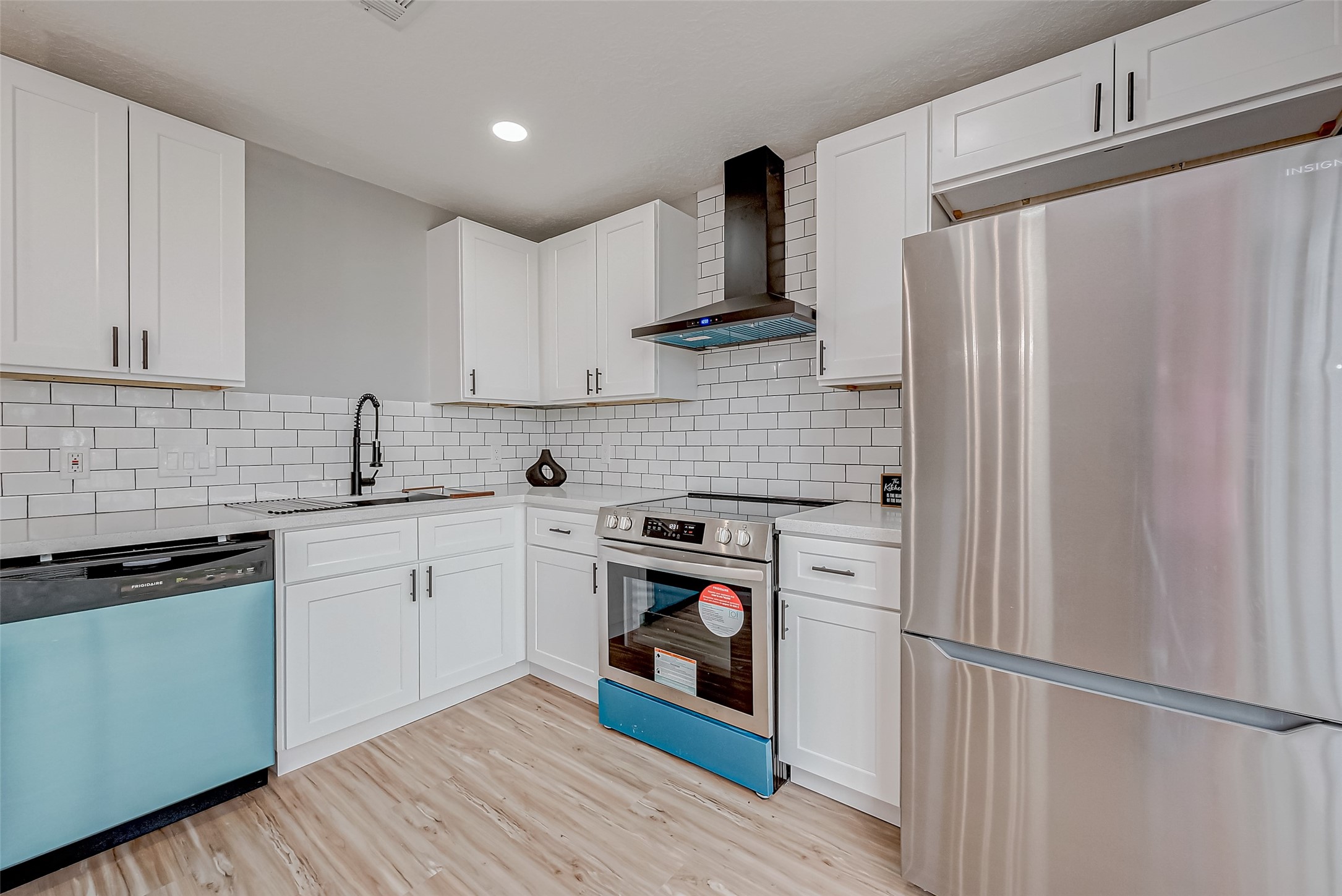 7725 Ellis Drive Property Photo 17