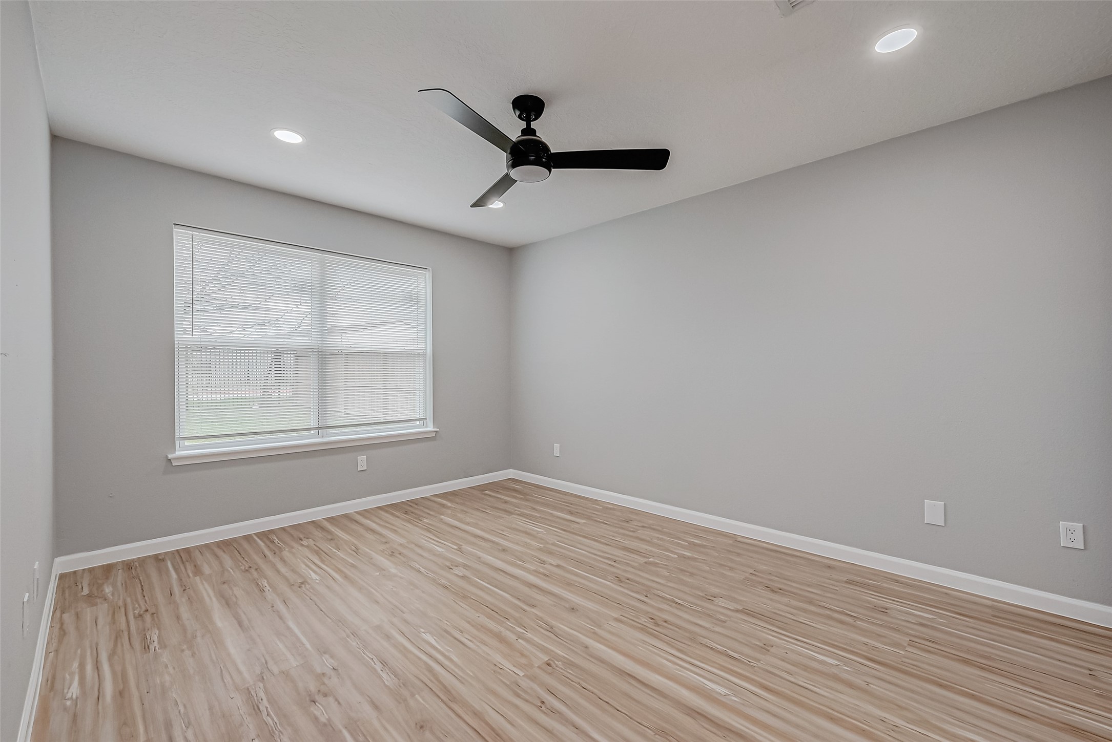 7725 Ellis Drive Property Photo 24