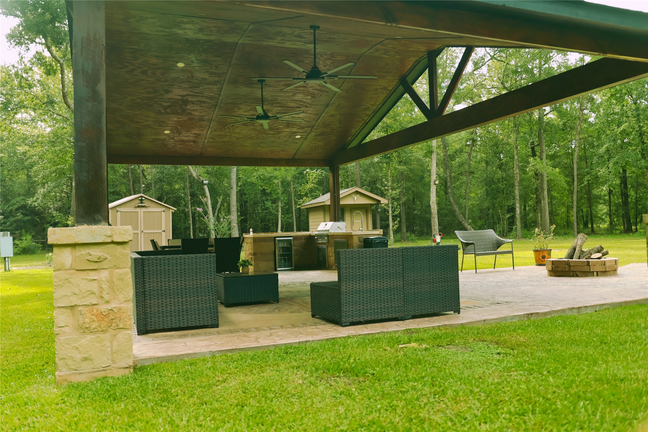 21119 Rock Pigeon Property Photo 6