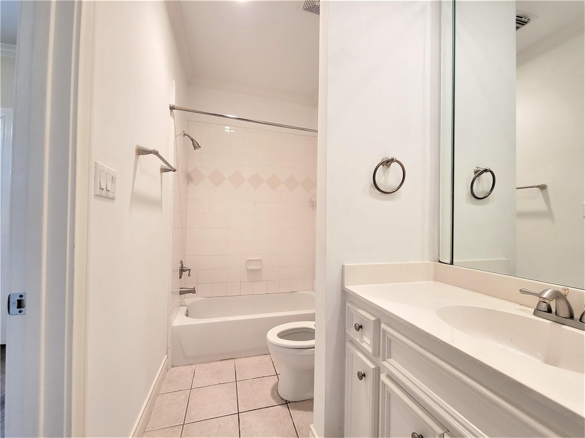 2508 South Boulevard Property Photo 14