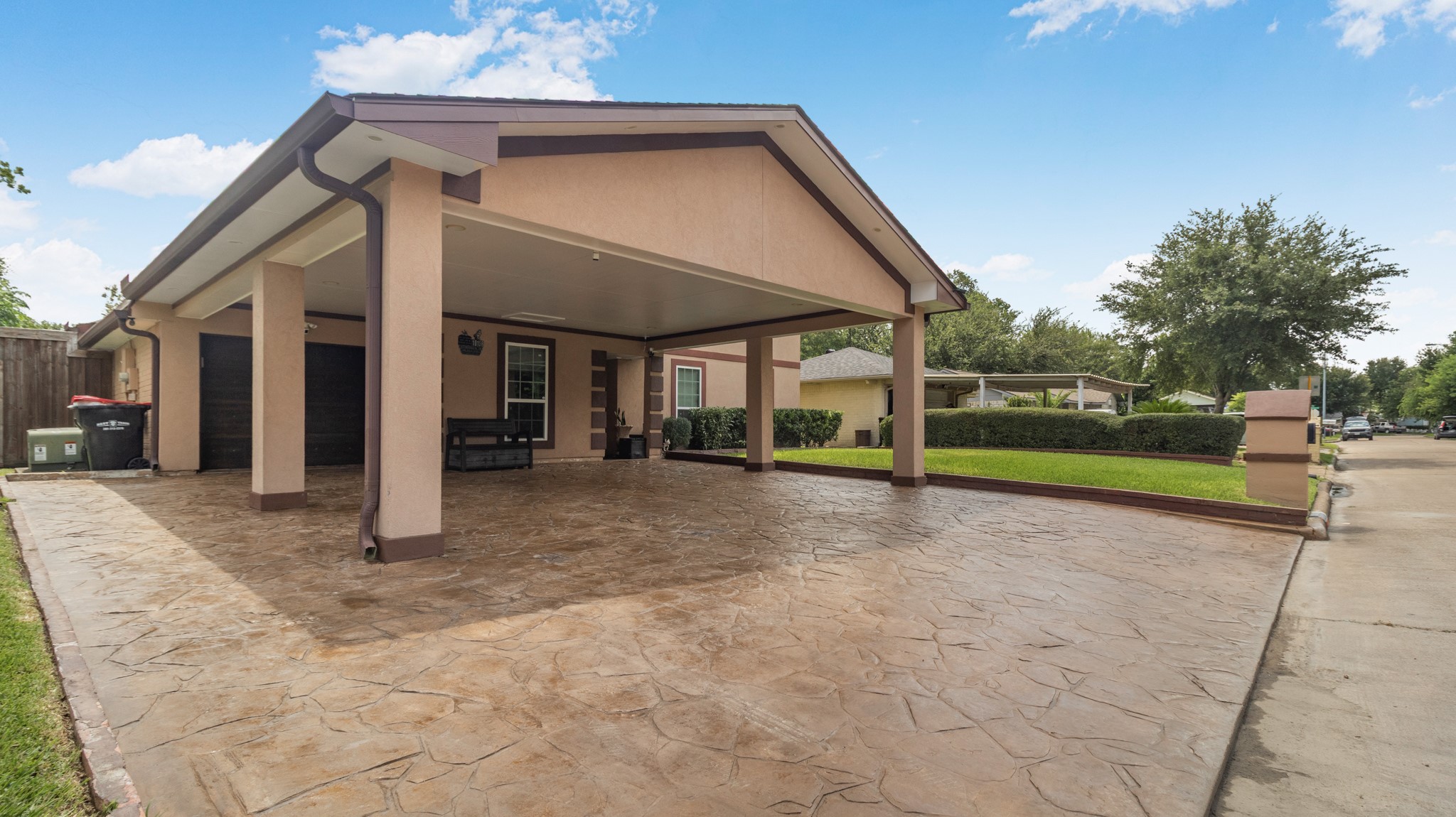 10158 Scotsbrook Drive Property Photo 3