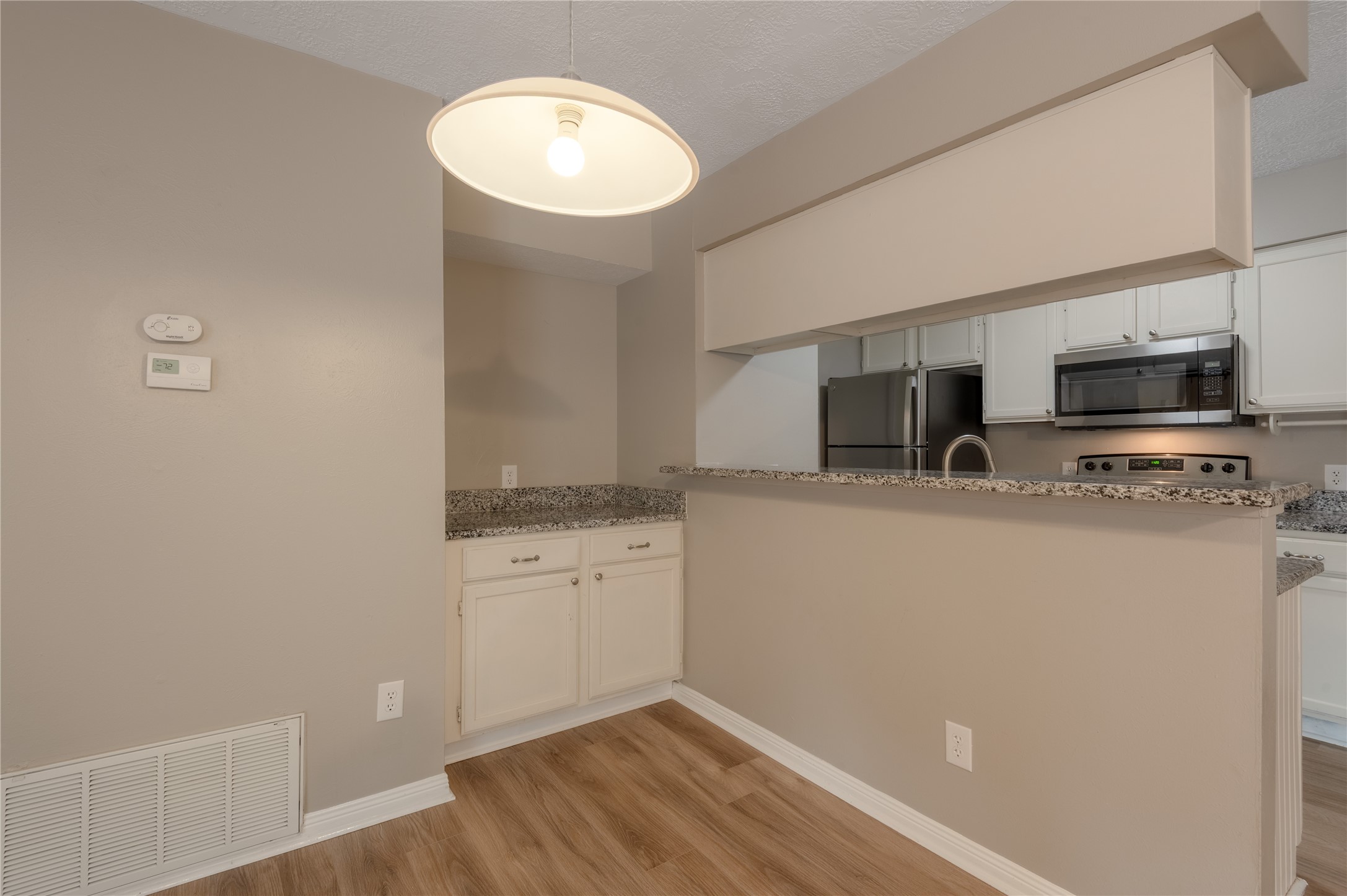 2402 Sycamore Avenue D8 Property Photo 8