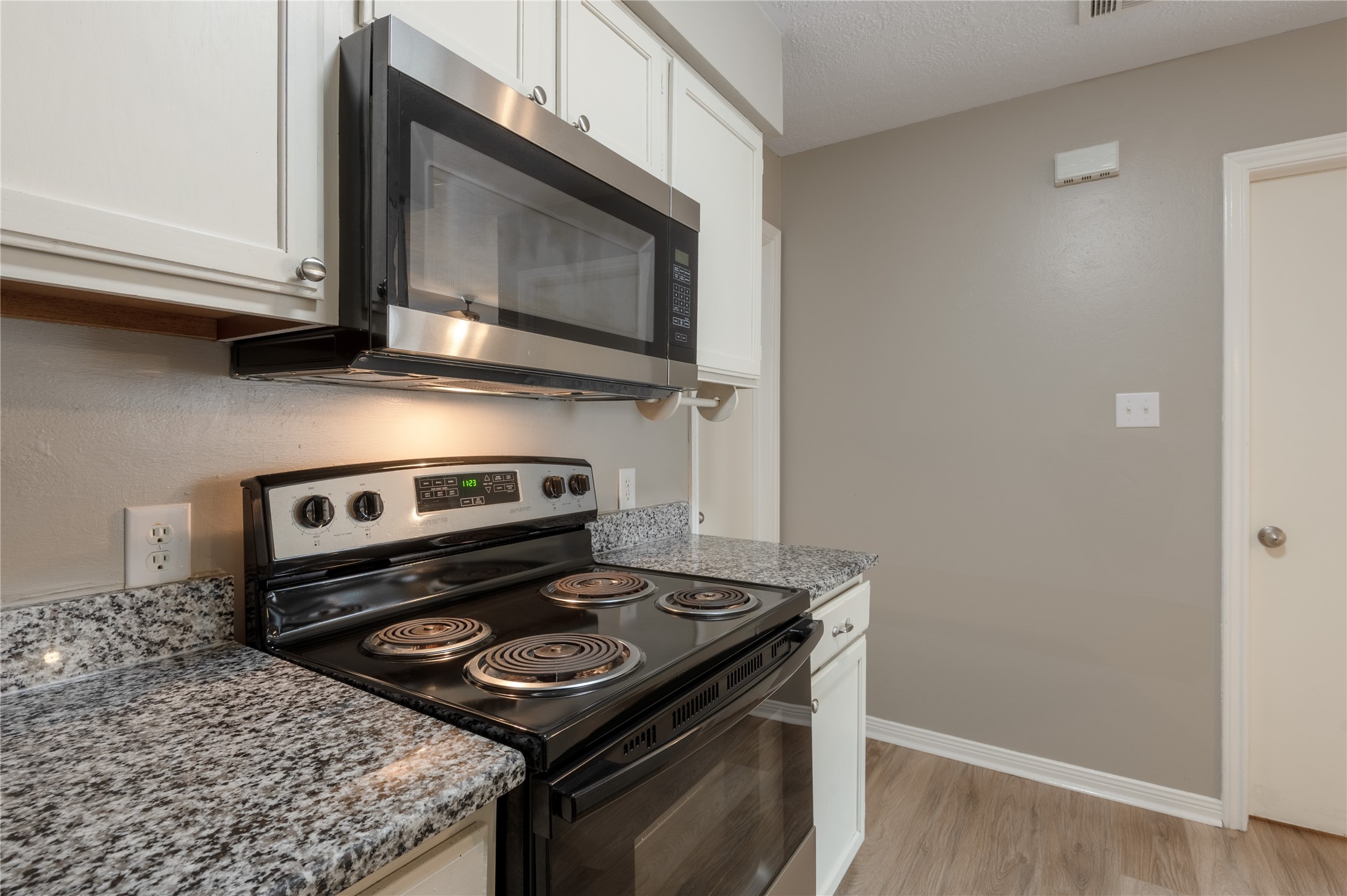 2402 Sycamore Avenue D8 Property Photo 15