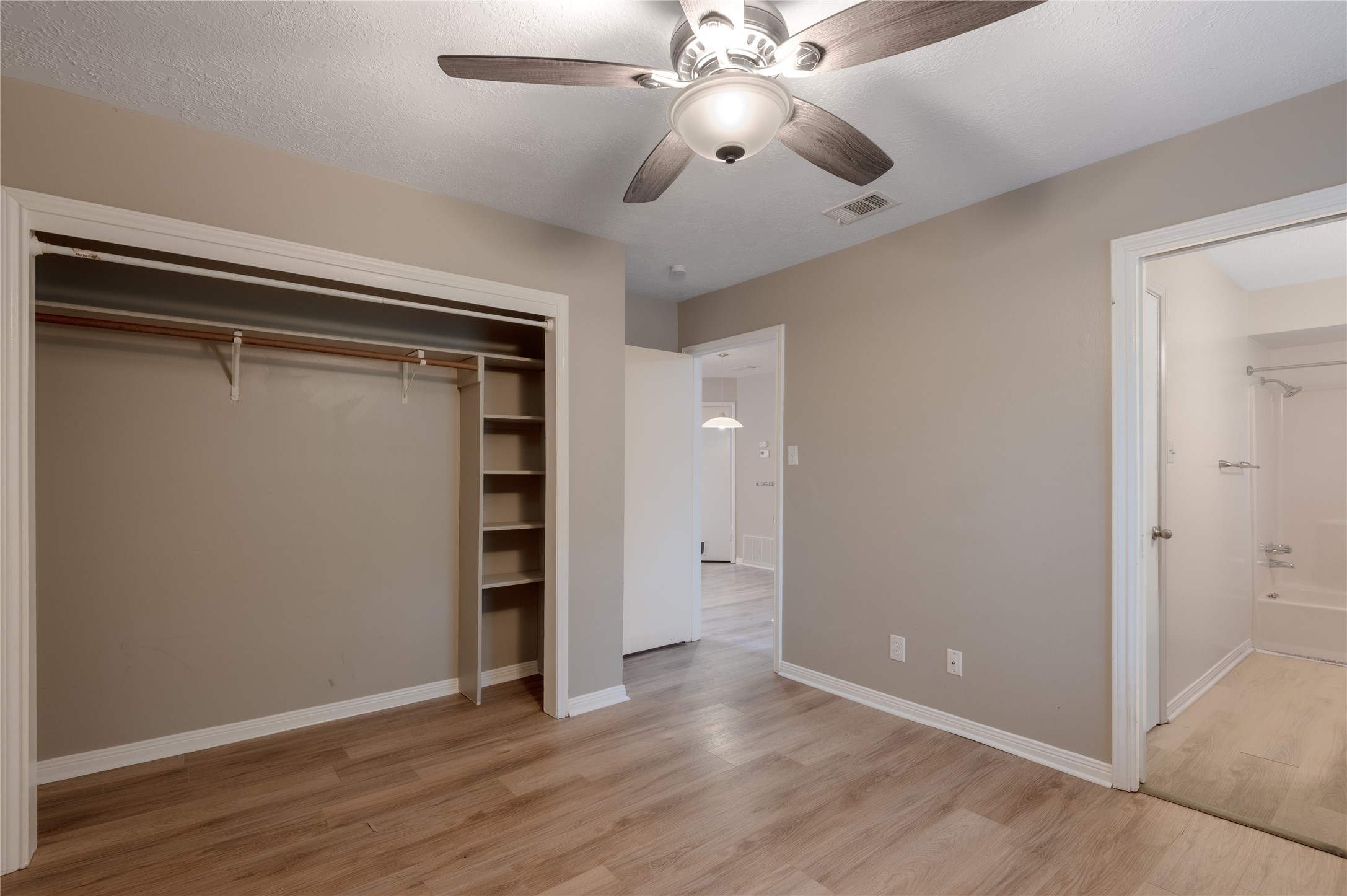 2402 Sycamore Avenue D8 Property Photo 18