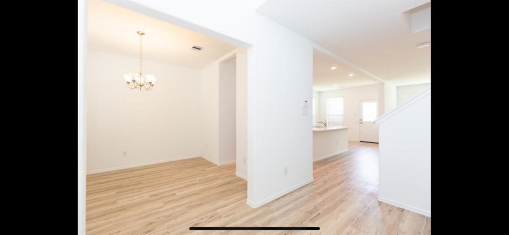 19044 Pinewood Grove Trail Property Photo 4