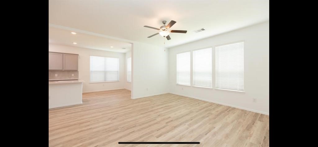 19044 Pinewood Grove Trail Property Photo 9