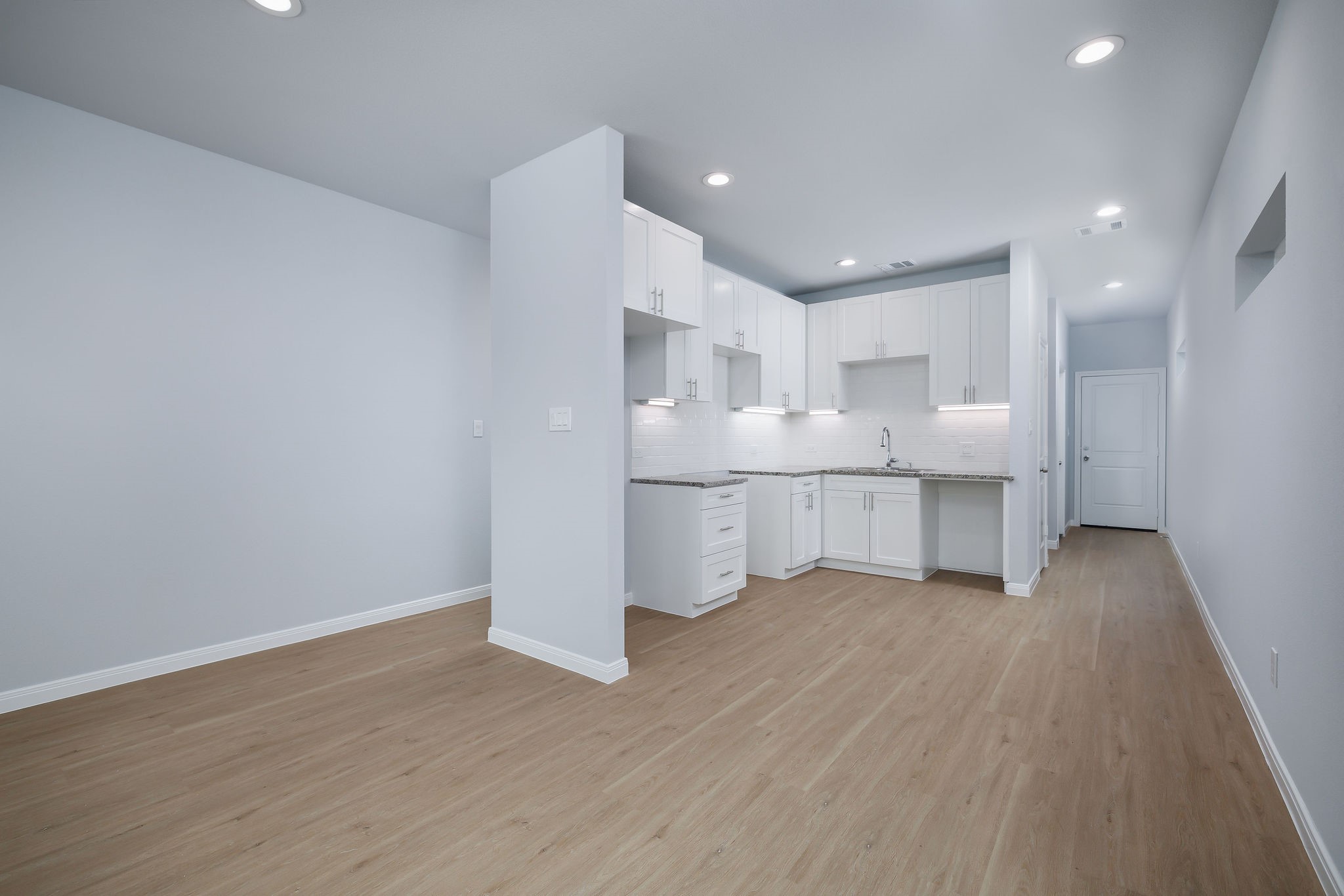 18834 Elegance Avenue Property Photo 6