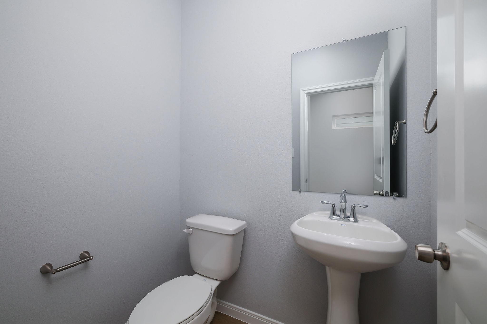 18834 Elegance Avenue Property Photo 9