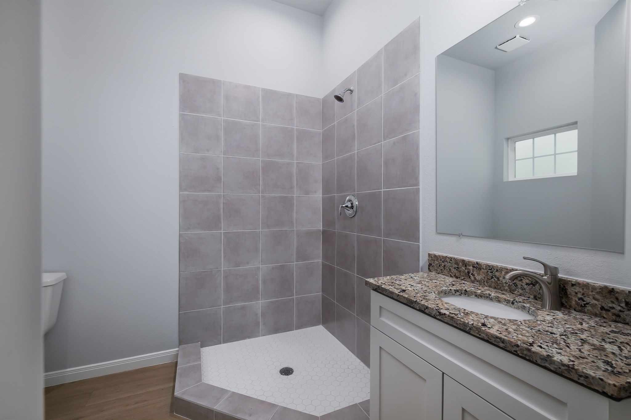 18834 Elegance Avenue Property Photo 14