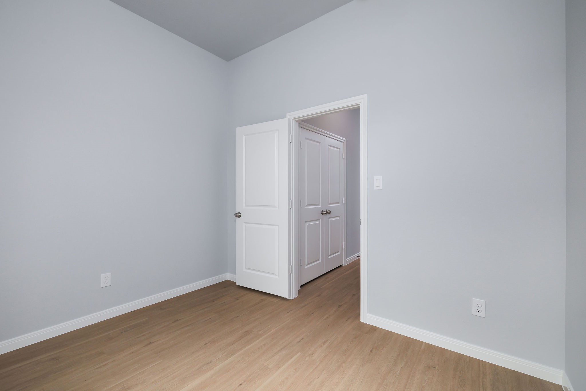 18834 Elegance Avenue Property Photo 18