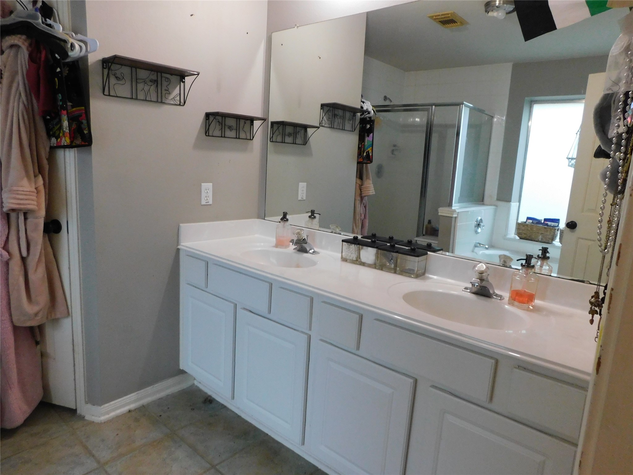 6047 Kristen Park Lane Property Photo 14